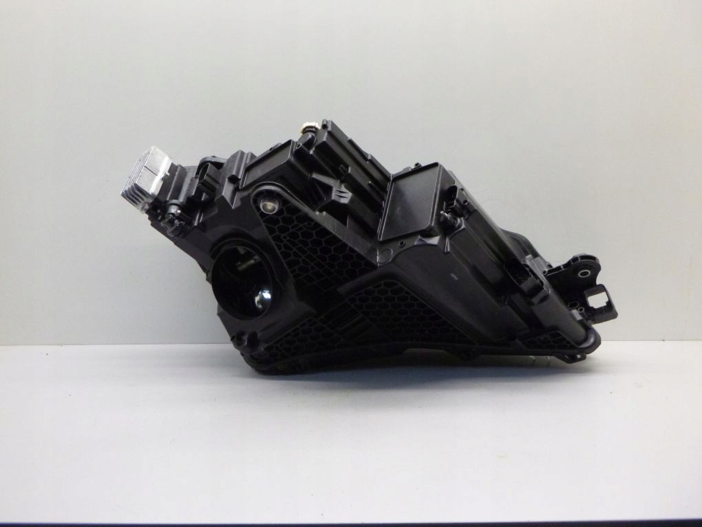 SKODA SUPERB LIFT III 3V0 3V1 FULL LED right