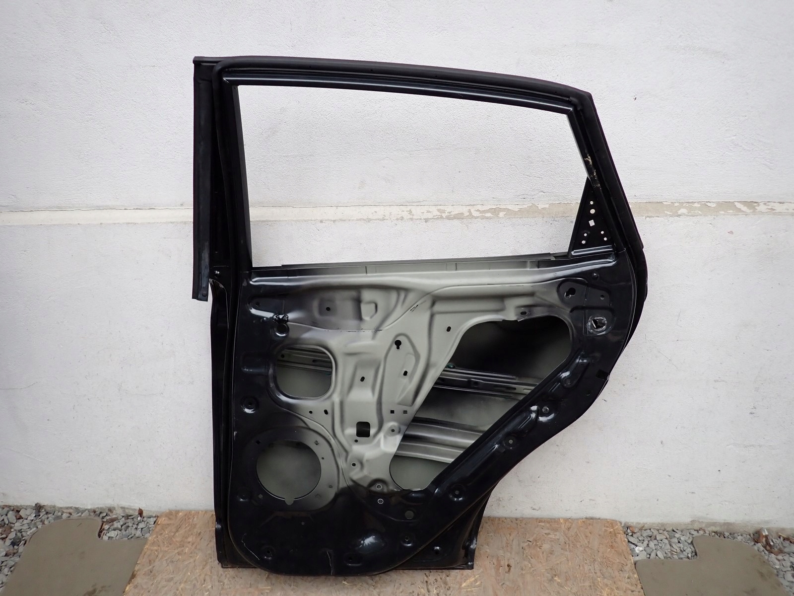 door right rear. right rear part HYUNDAI KONA axis 2017