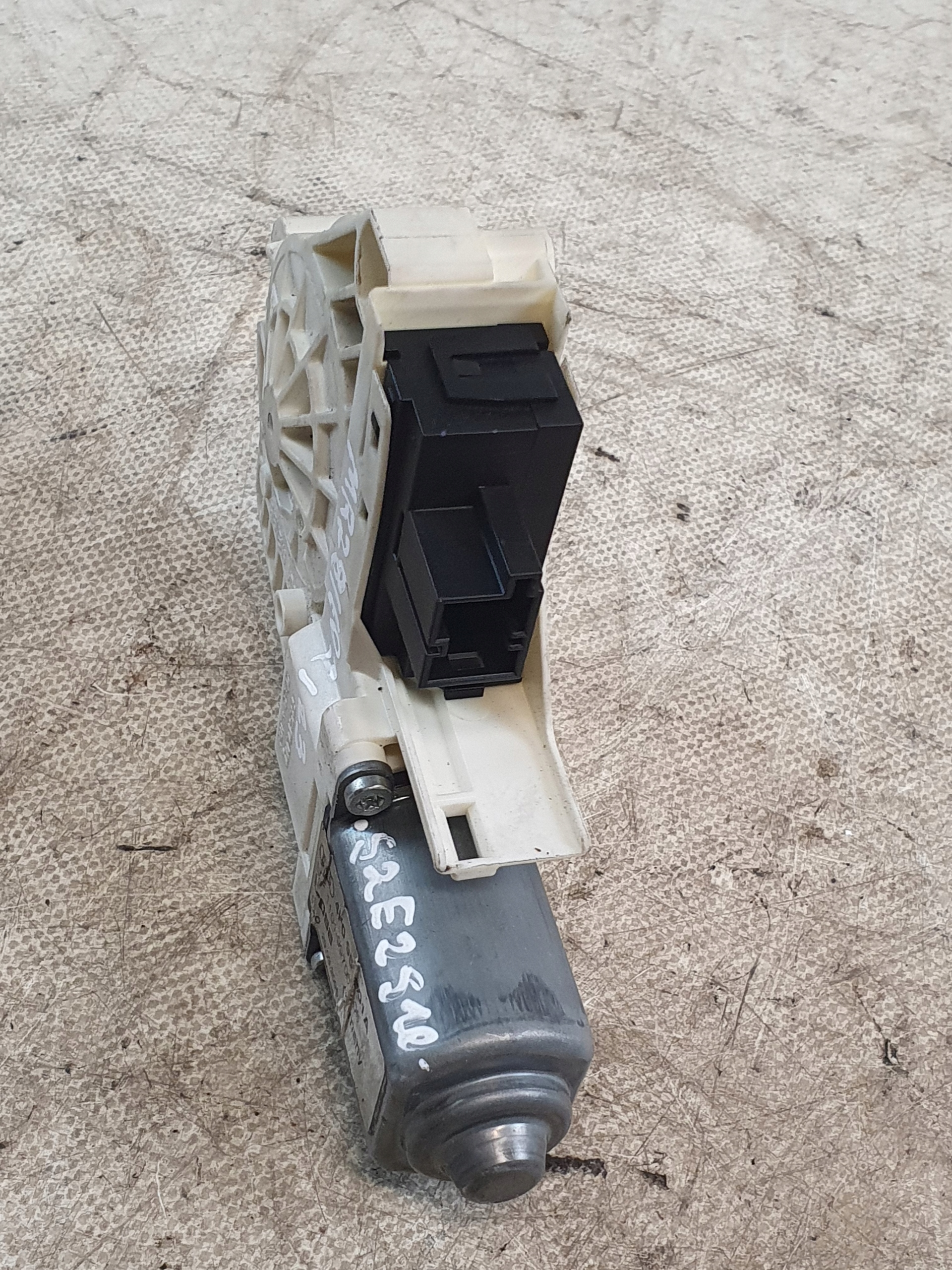 engine lifting windows left rear part OE 4F0959801A AUDI A6 C6 sedan 05r.