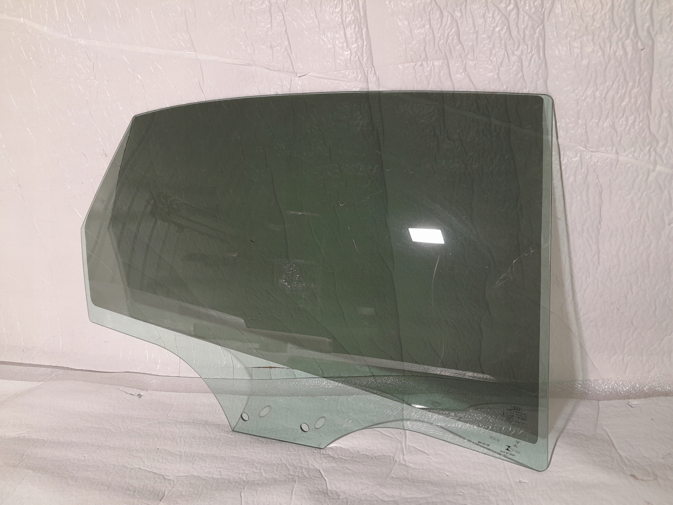 AUDI A4 B9 sedan window right rear part 17R 8W5845206