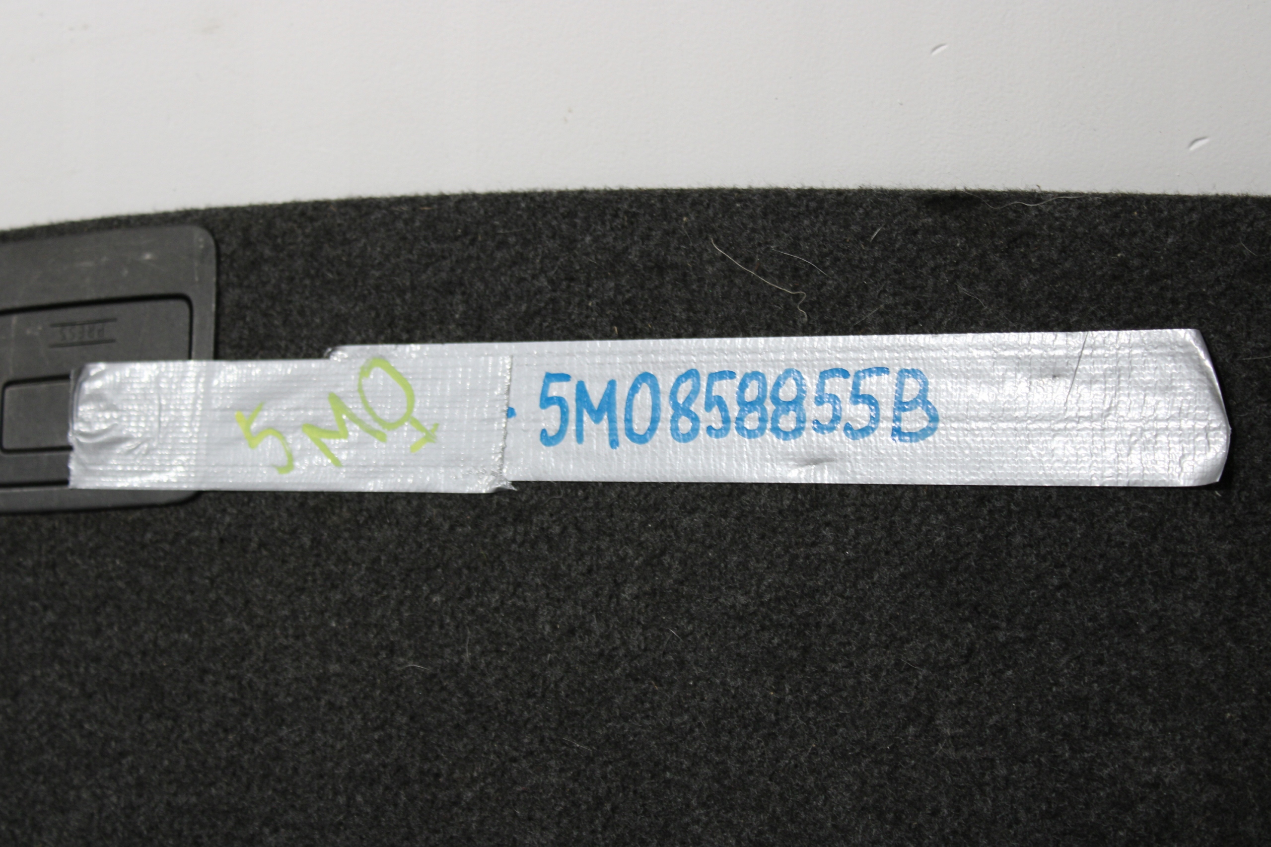 floor boot upholstery GOLF V plus 5M0858855B