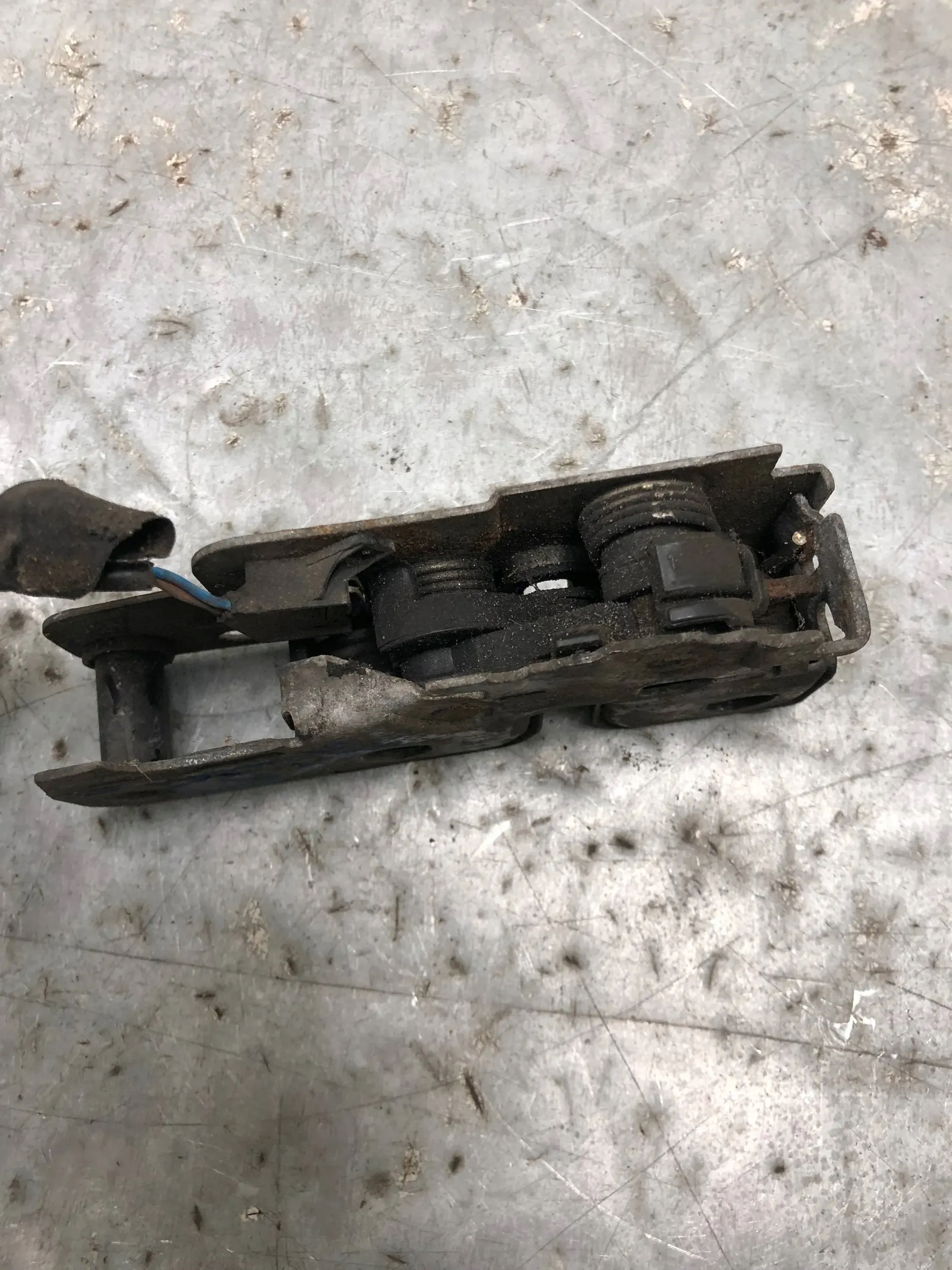 lock RYGIEL bonnets VW GOLF VI KOMBI 5K1823509