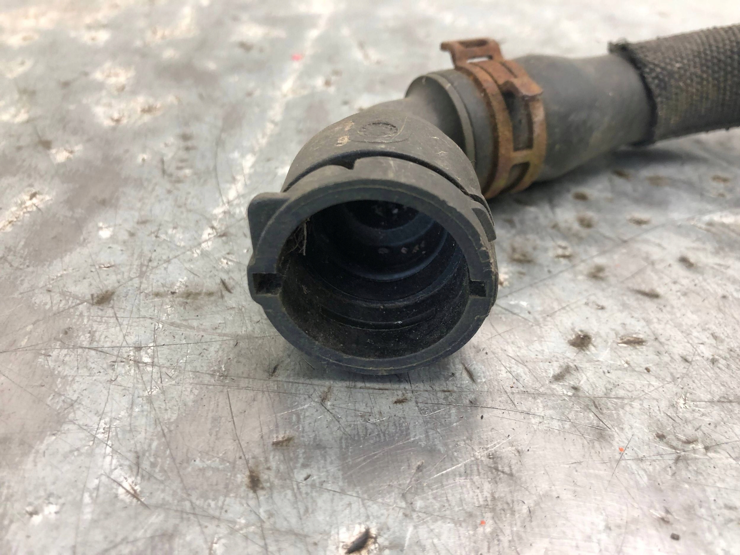 crijevo cijev vode AUDI A4 B8 LIFT 8K0121109AA