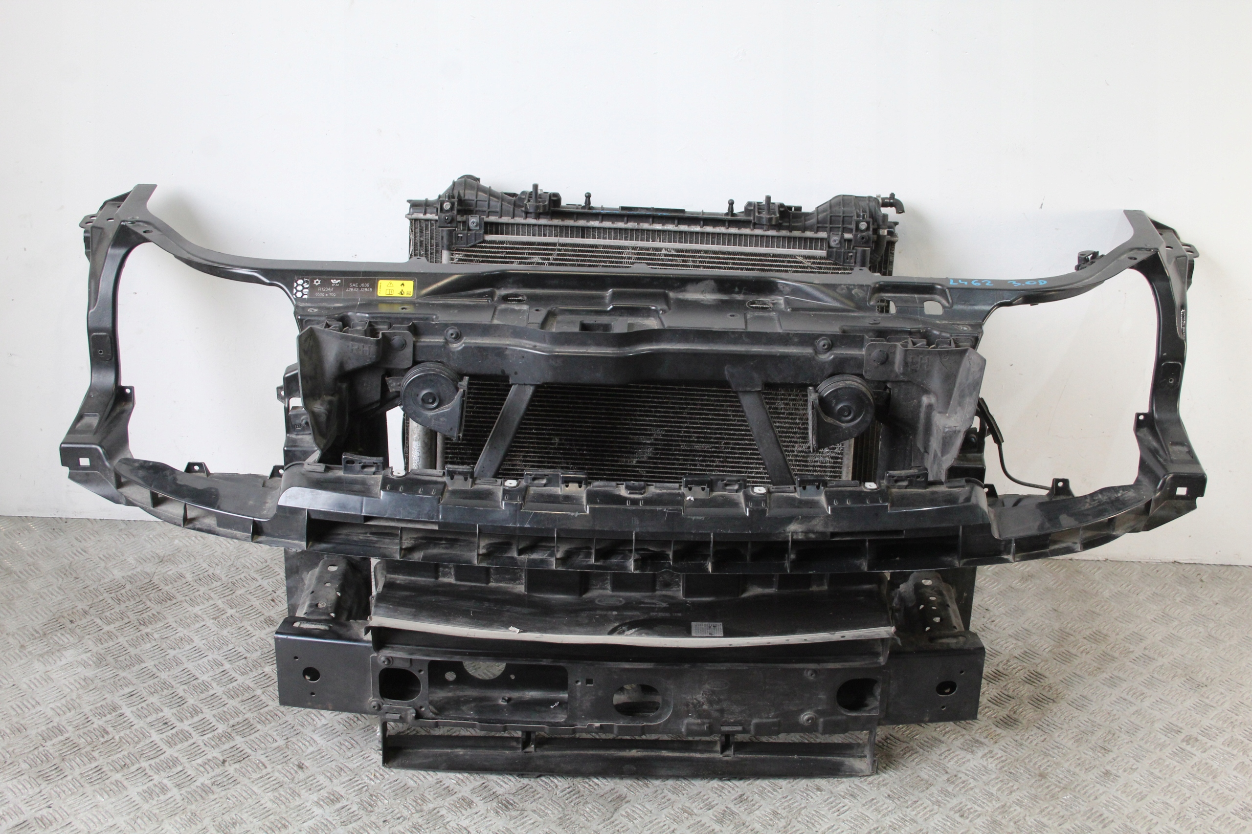 PAS PRZEDNI CHŁODNICE WZMOCNIENIE DISCOVERY V 5 L462 3,0D