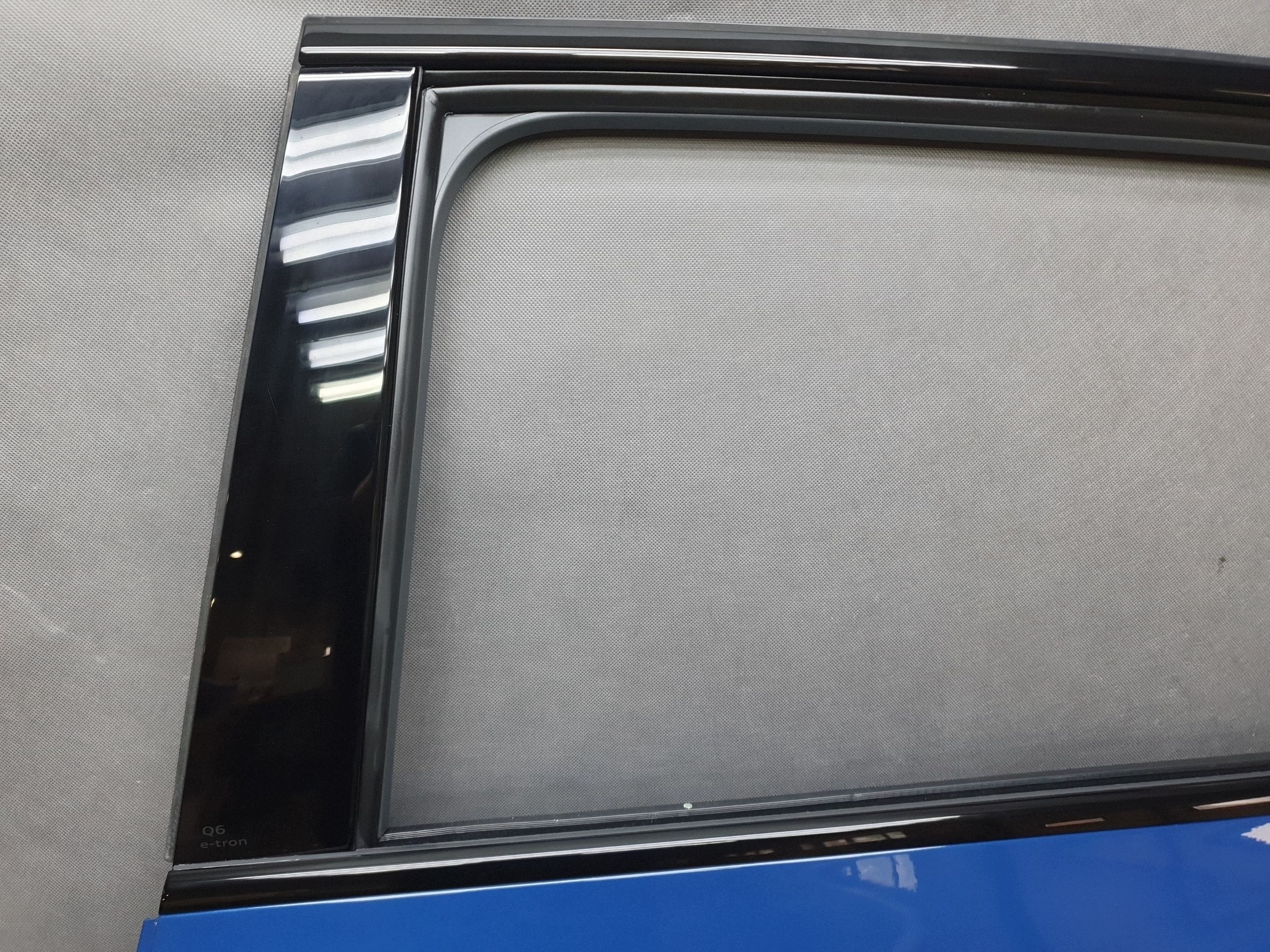 Audi Q6 e-tron ajtó bal hátsó hátsó 85H833051 lx5f