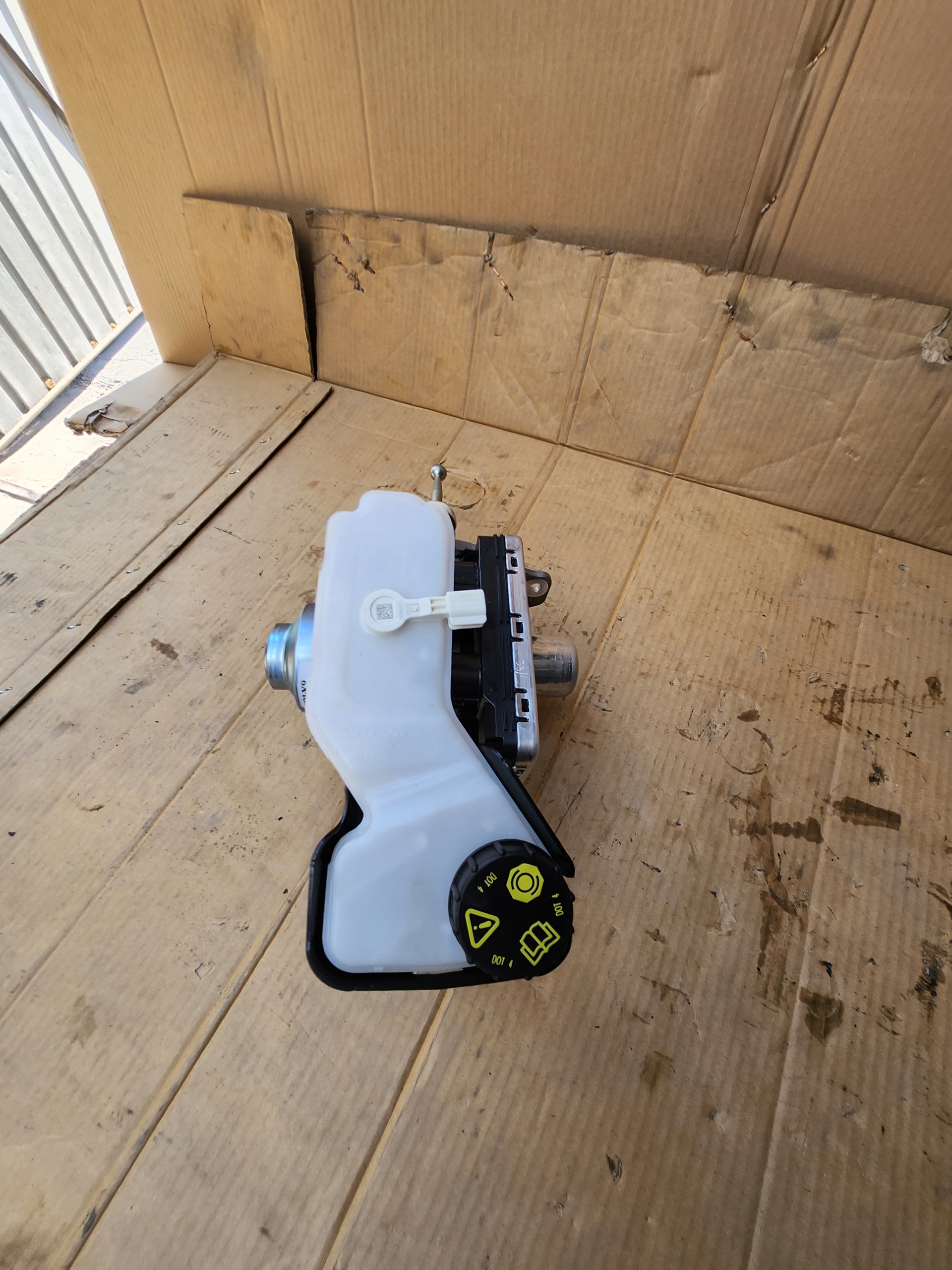 volvo XC60 II насос ABS сервопривод 32333637