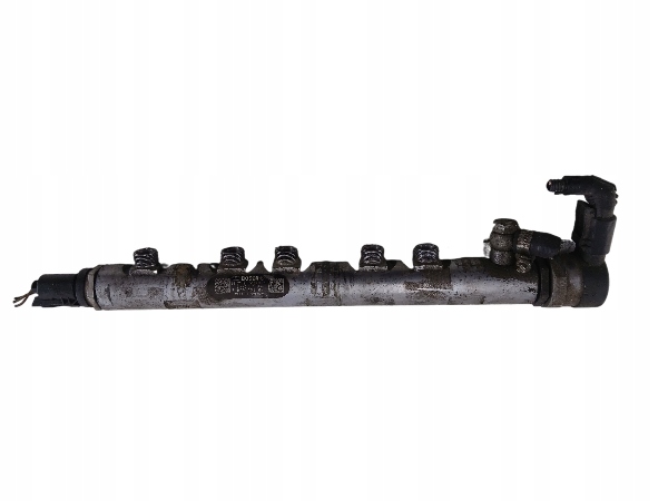 BMW E60 E61 2.0 D injection ramp 7809129