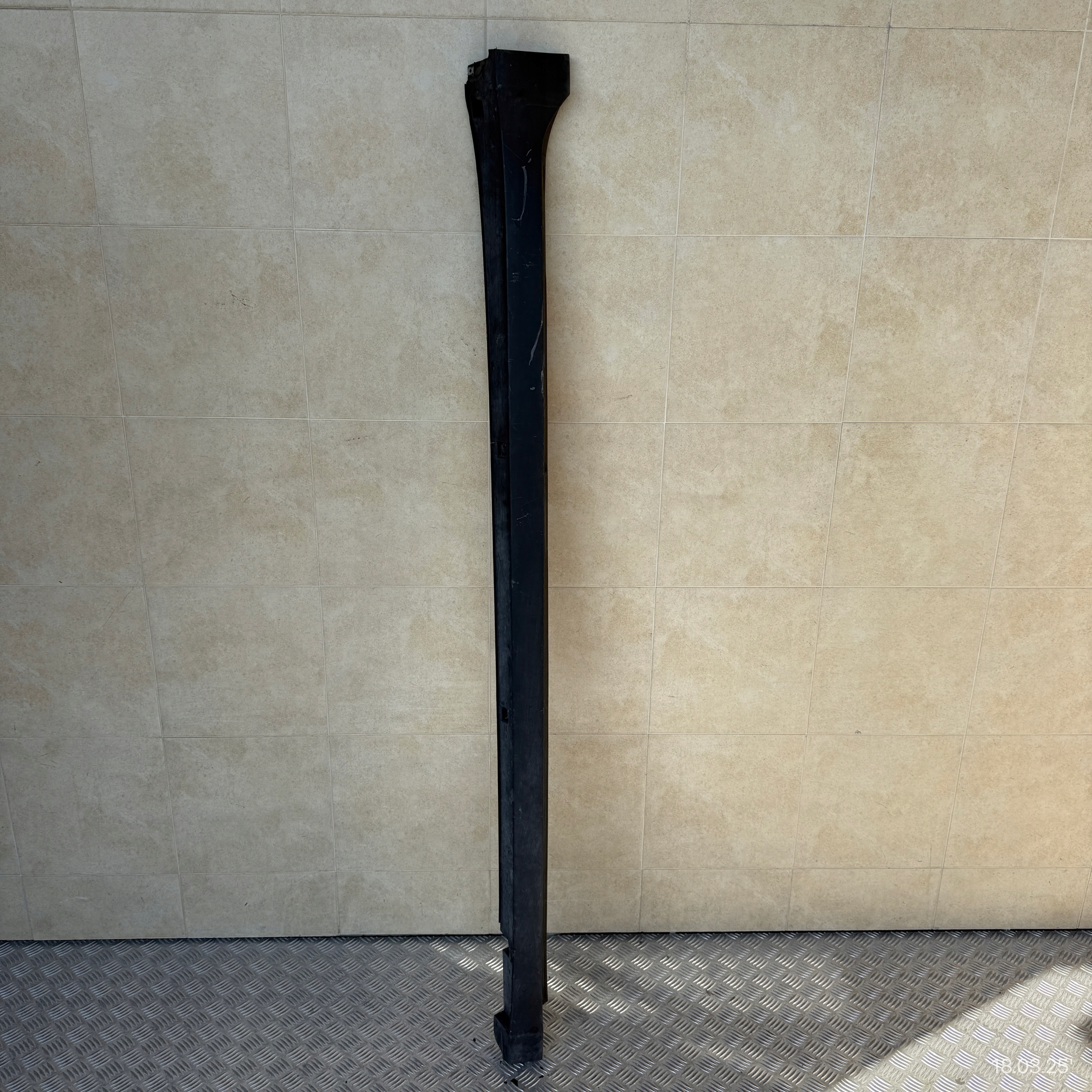 moulding threshold right VW VOLKSWAGEN T-CROSS 2GM853856B