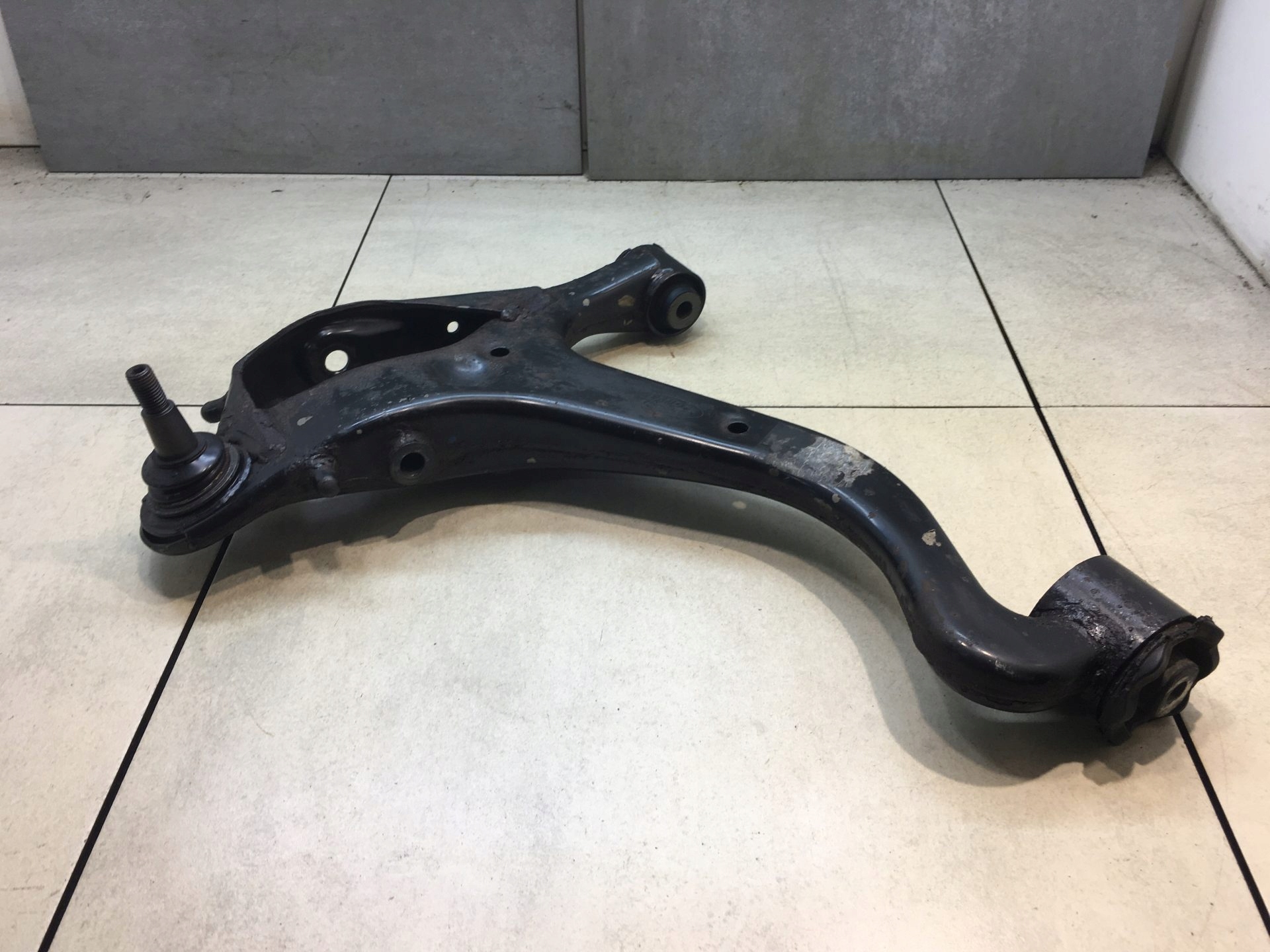 rameno pravý předek DISCOVERY III 2.7 TD V6
