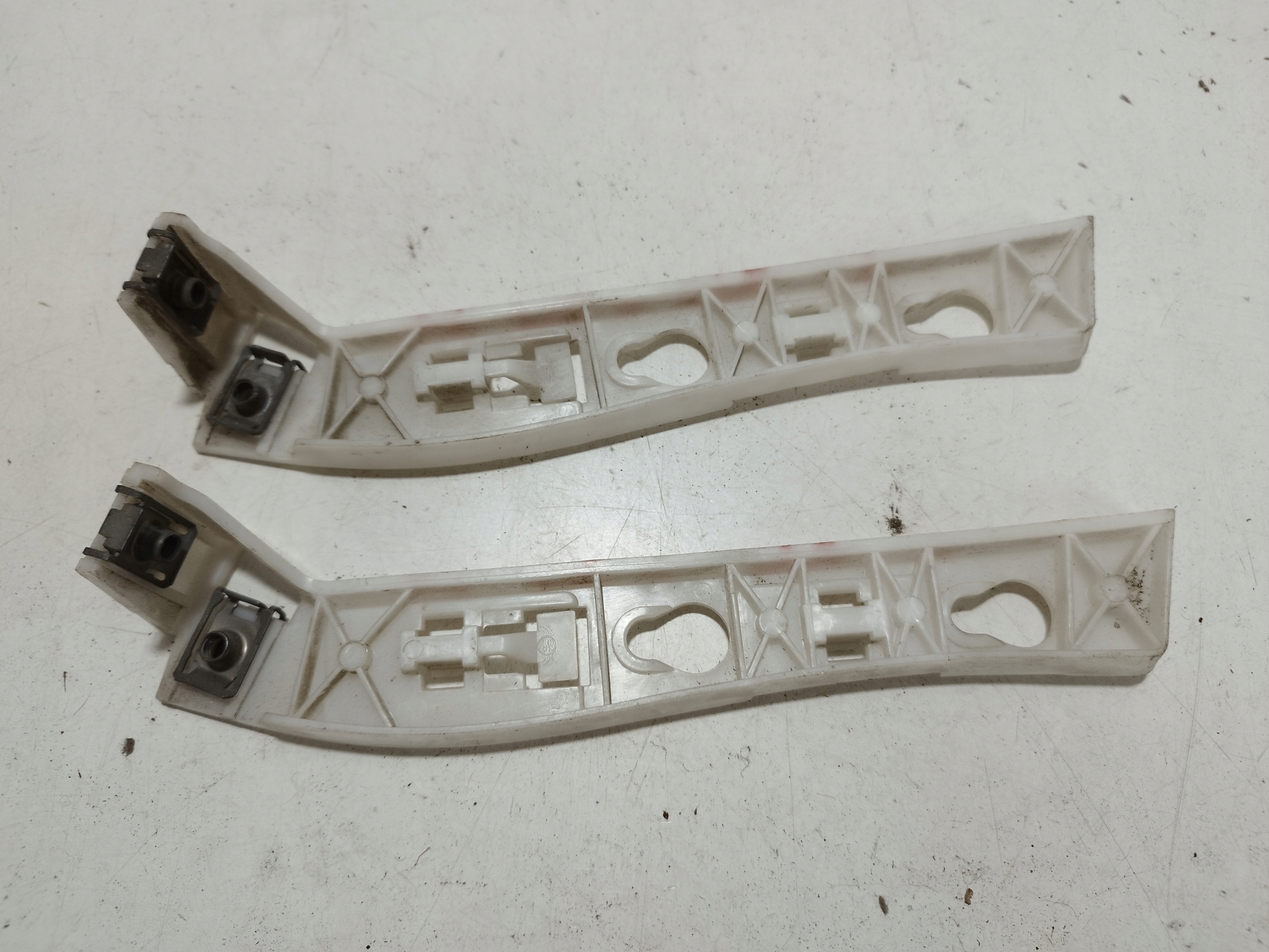 C4 PICASSO II ŚLIZG ZDERZAKA TYŁ PRAWY AA36311438 Strona zabudowy tył