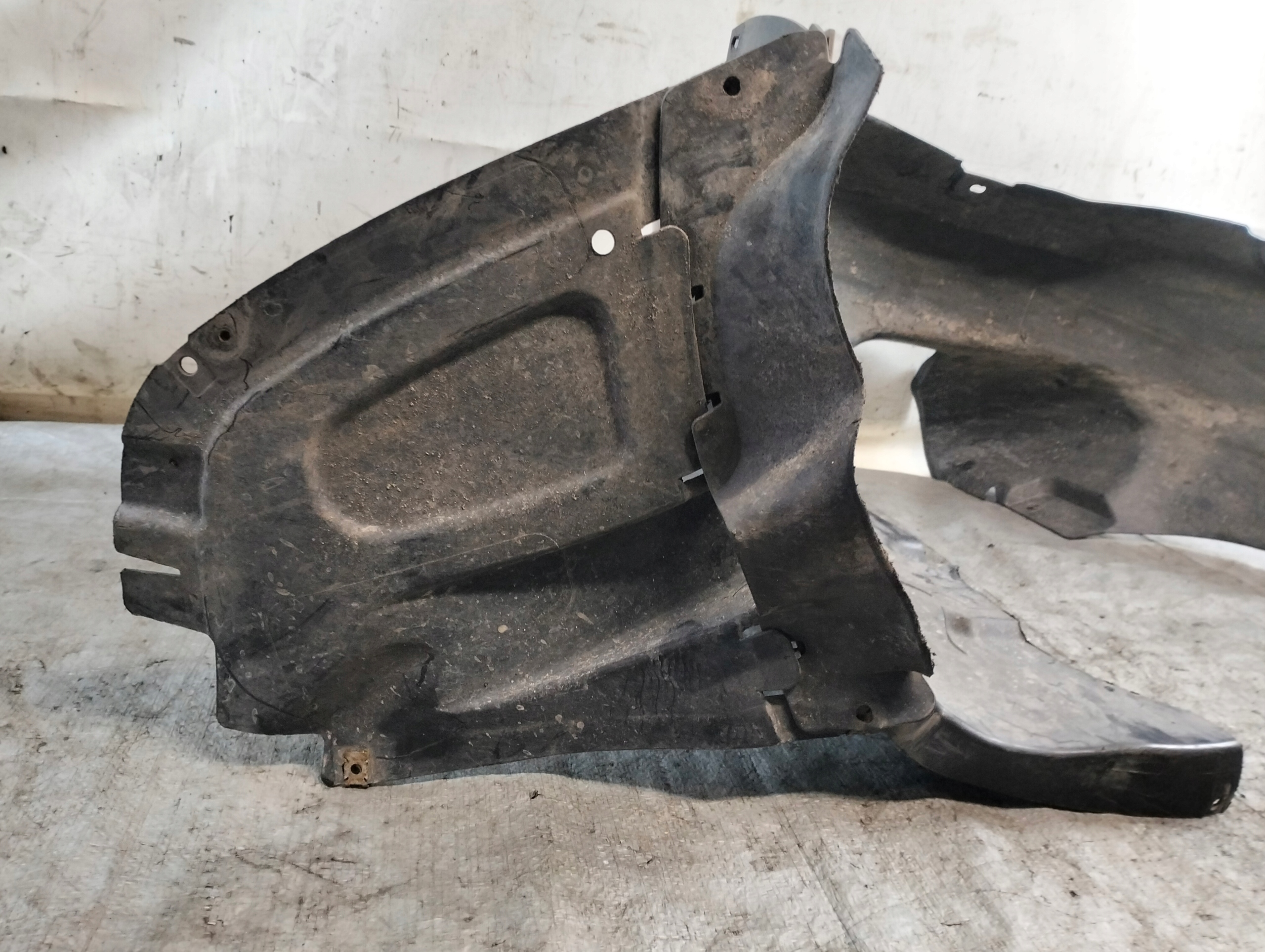 SKODA RAPID 2015r mudguard left front 5JA809961B