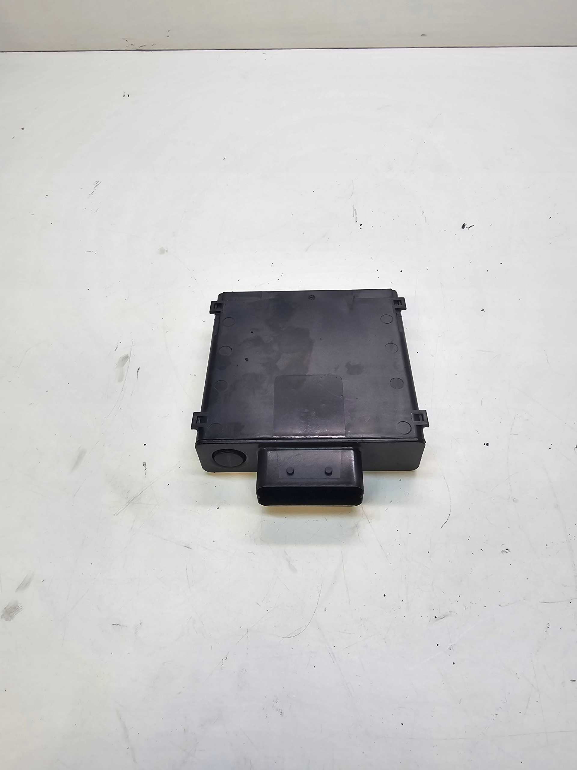 stabilizátor napětí AUDI A4 A5 Q5 A6 8K0959663F