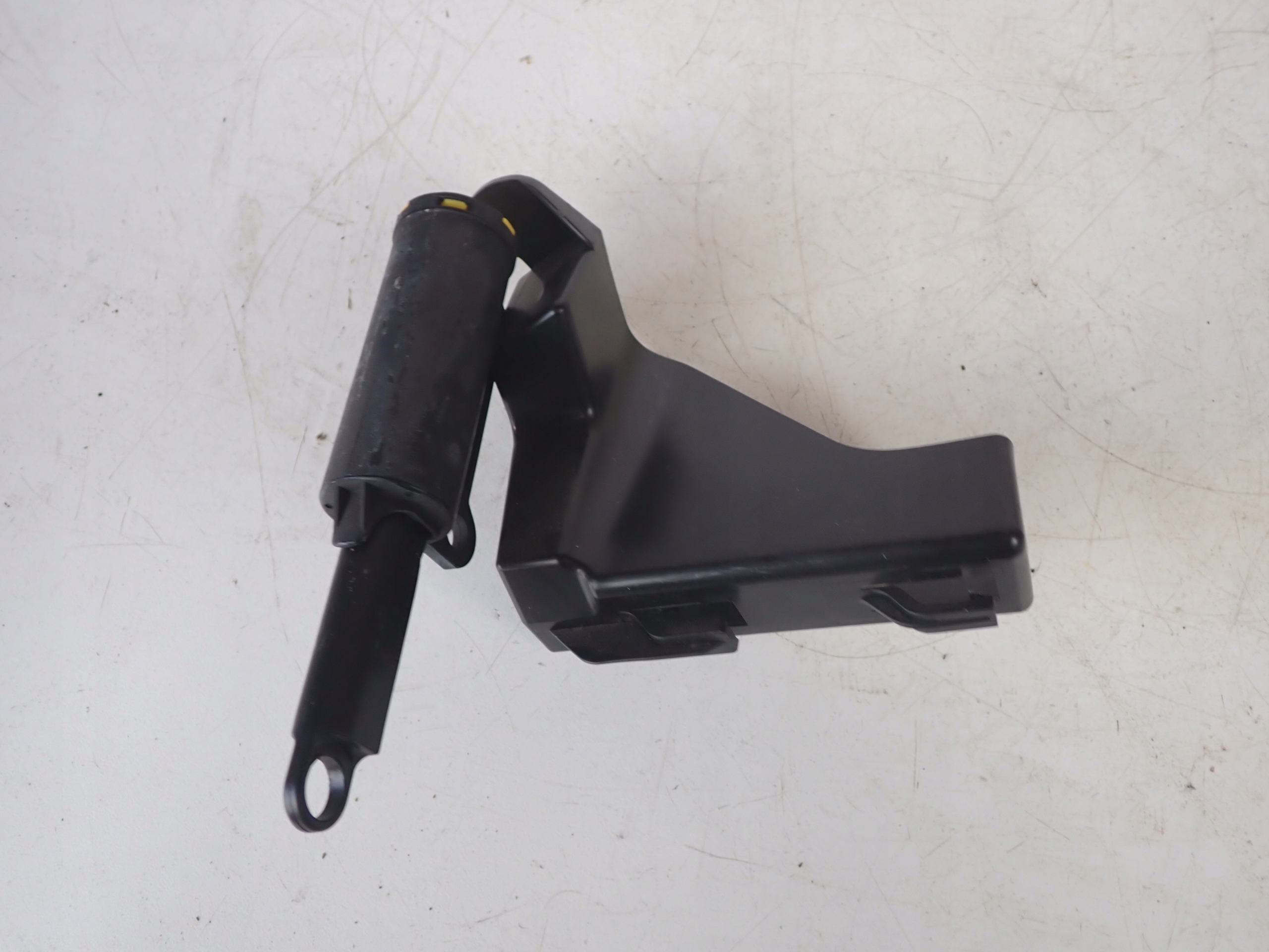 амортизатор пневматический бардачок DS3 96866214