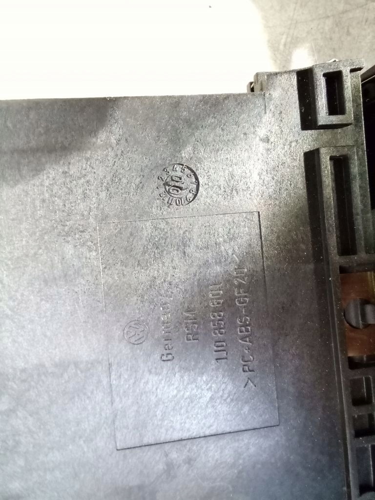 VW Golf IV 4 halter für kubki cupholder 1J0858601