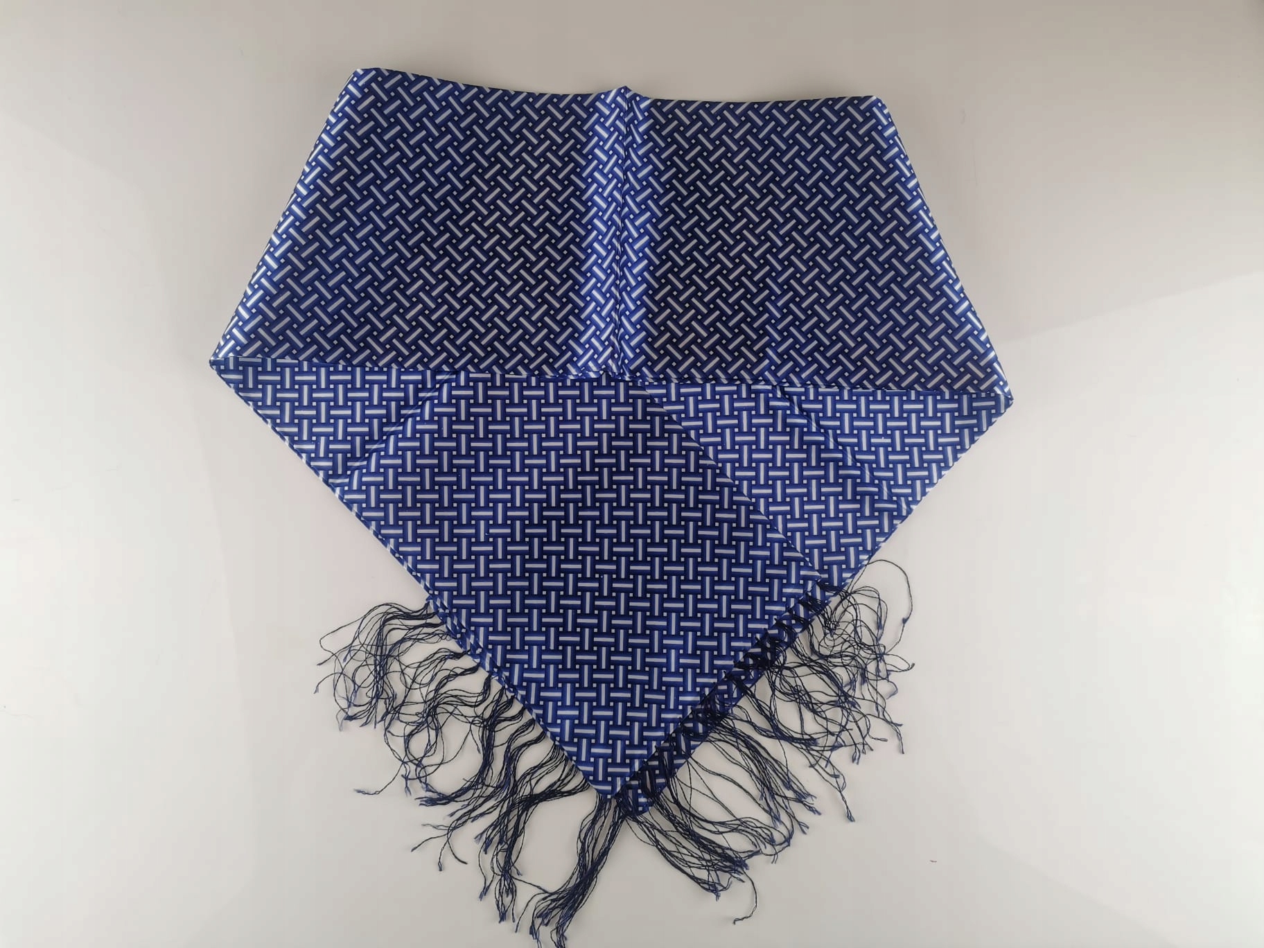 Szal satynowy męski niebieski wzorzysty Marka inna