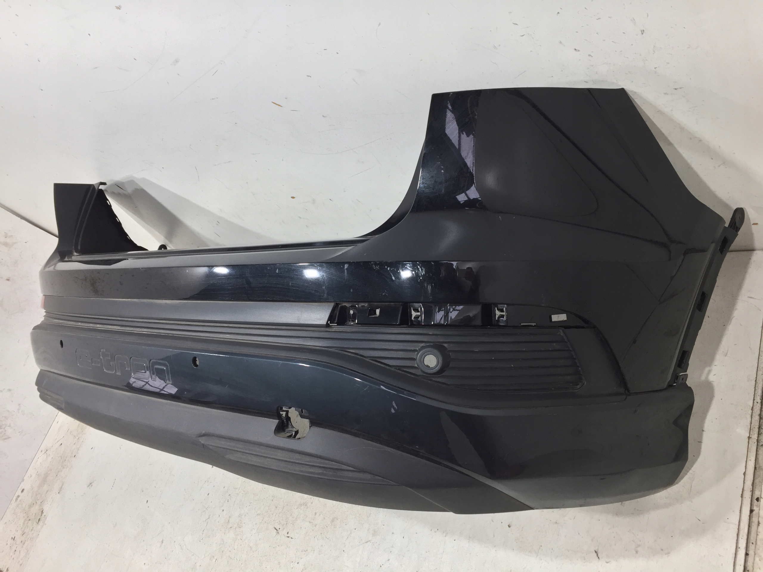 AUDI Q4 e-tron ZDERZAK TYŁ ORG !!! 89A807301A Producent części Audi OE