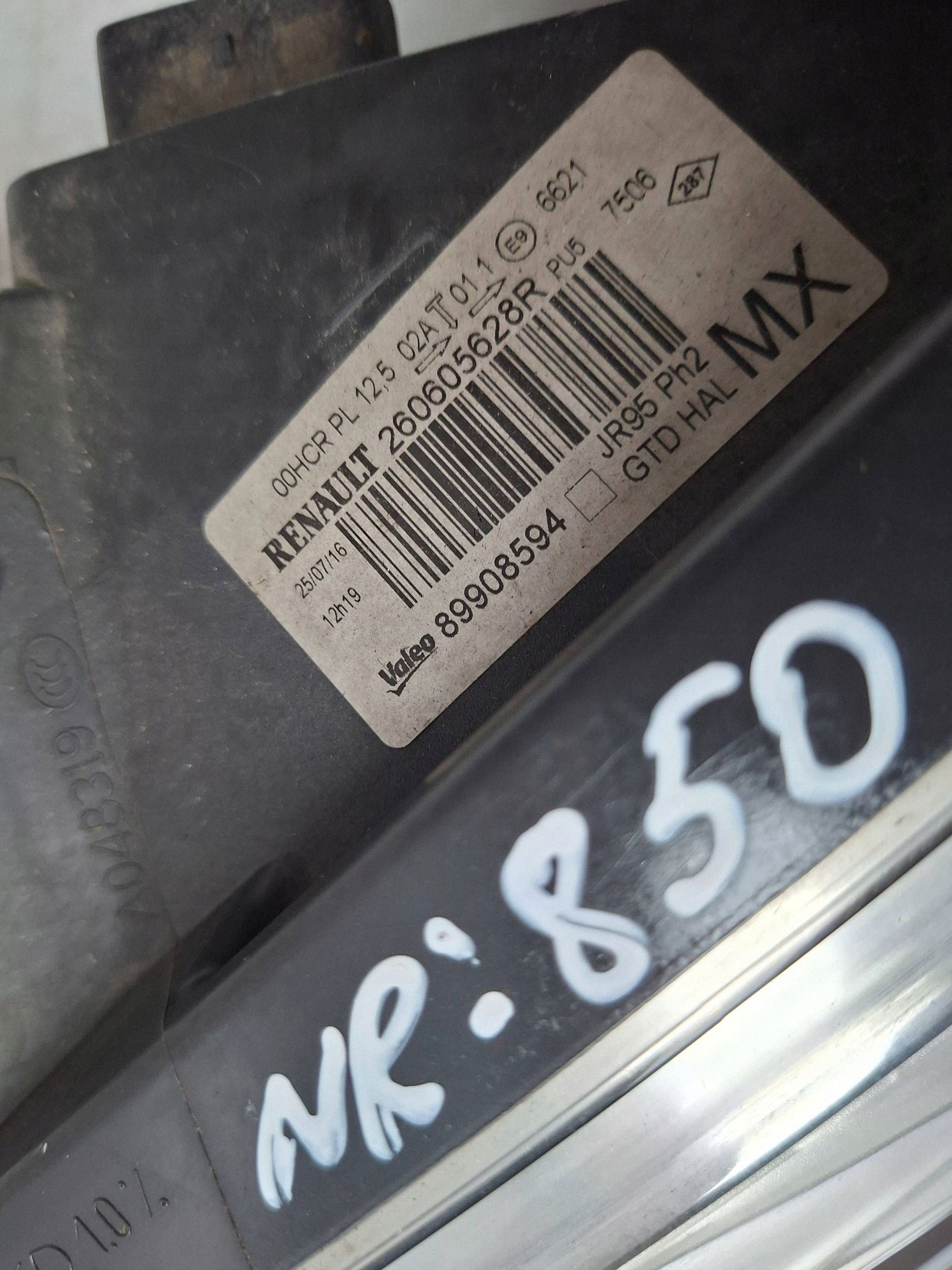 light front left 260605628R RENAULT SCENIC III LIFT 2013