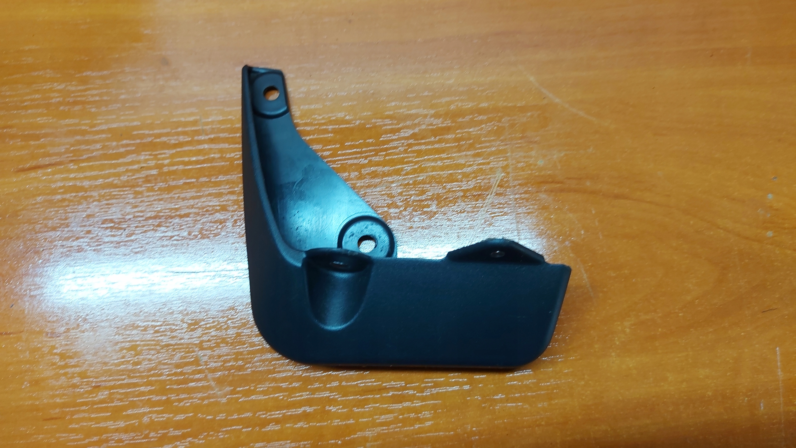 mudguard flap left rear part TOYOTA YARIS IV 20