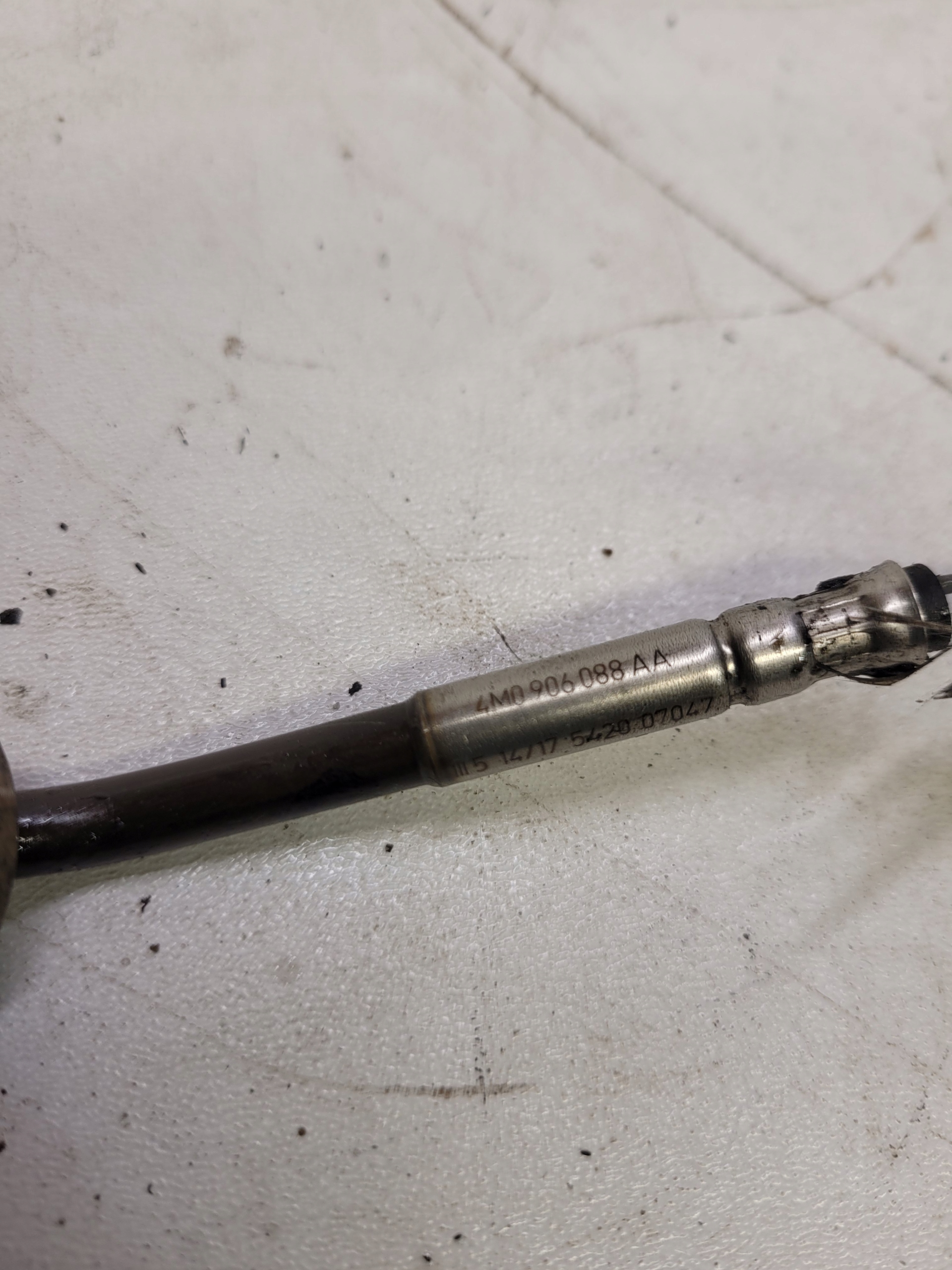 SENSOR TEMPERATURY GASE AUDI A4 Q7 4M0906088AA