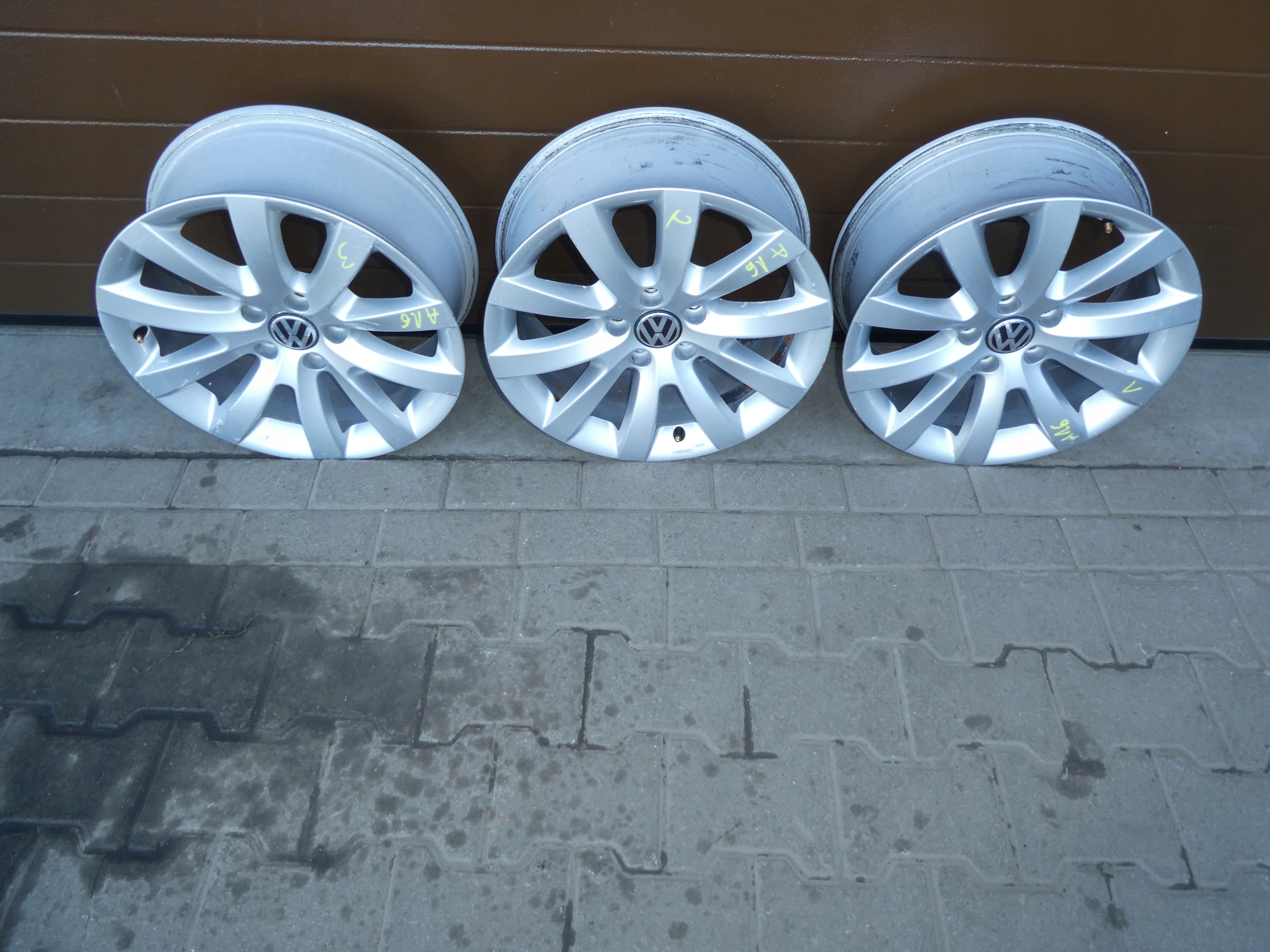 disk kolo 17 VW GOLF PASSAT SCIROCCO 1K8601025