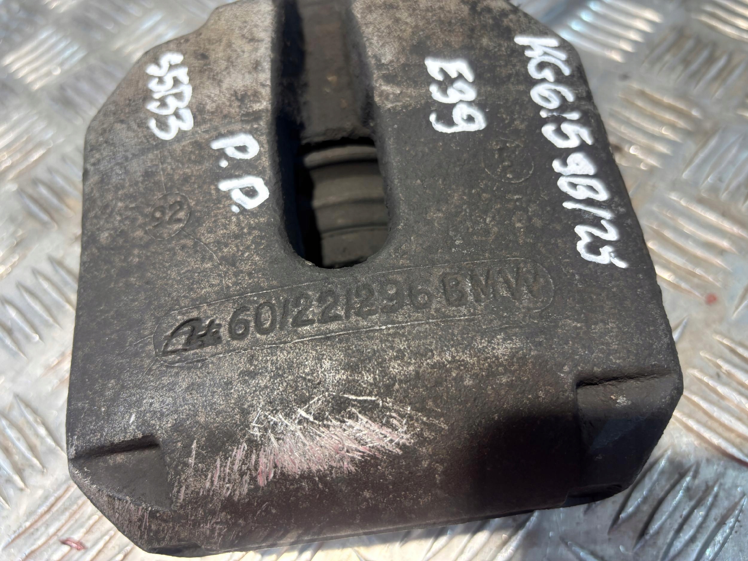 caliper brake right front BMW E39 Tournig 520i