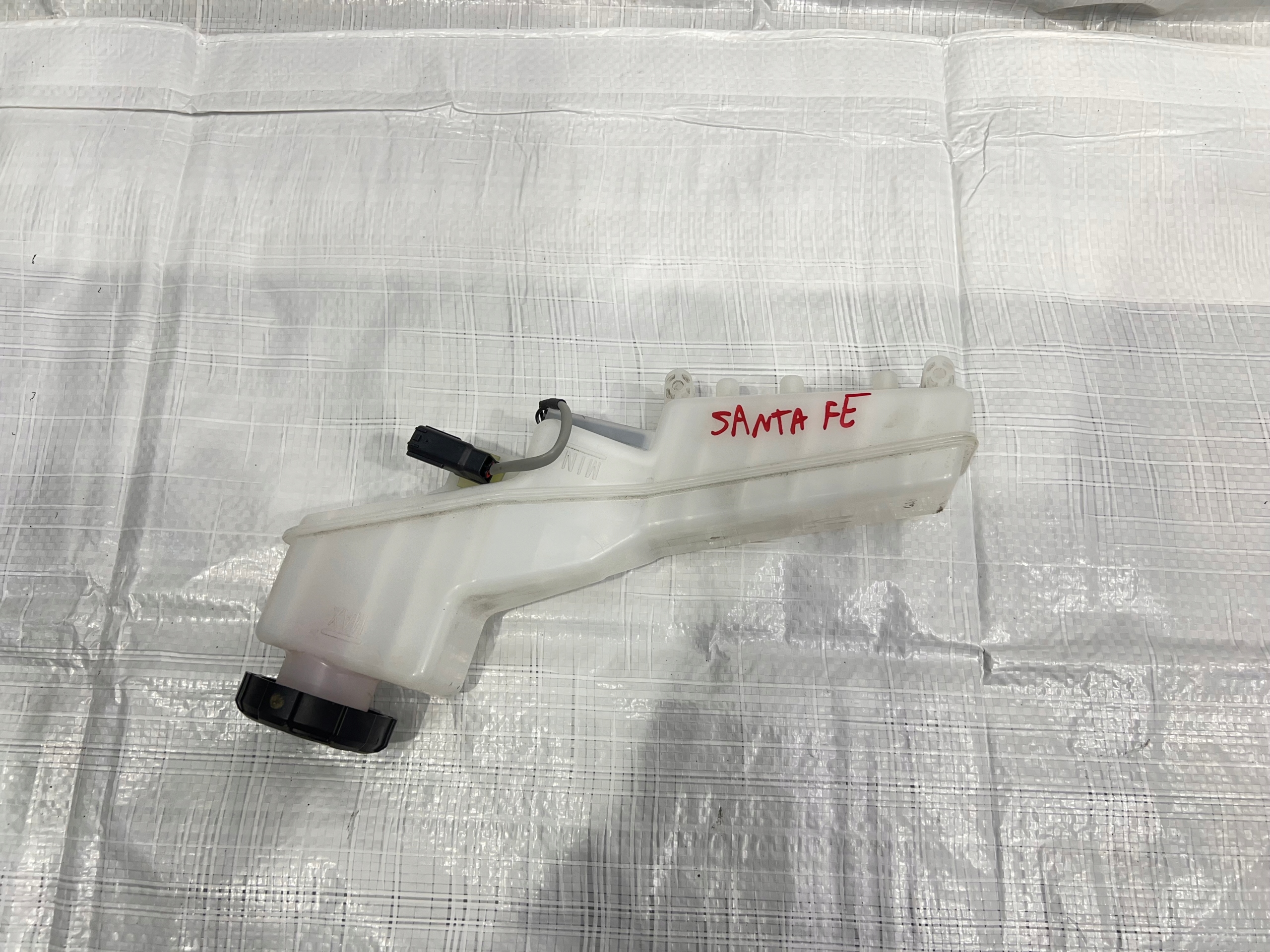 HYUNDAI SANTA FE IV БАЧОК ГАЛЬМІВНОЇ РІДИНИ