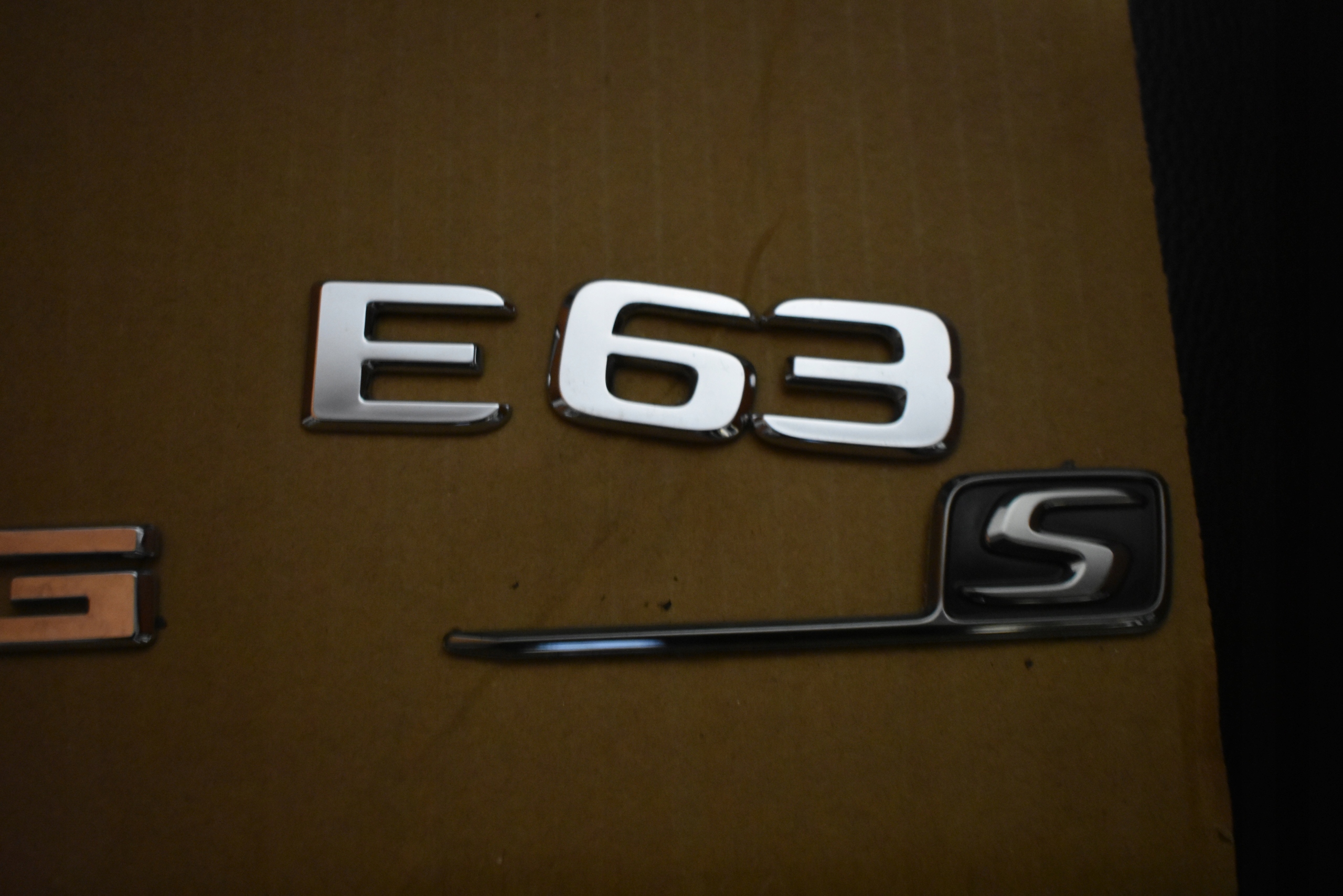 NAPIS LOGO bonnet MERCEDES AMG E63 S W213 1