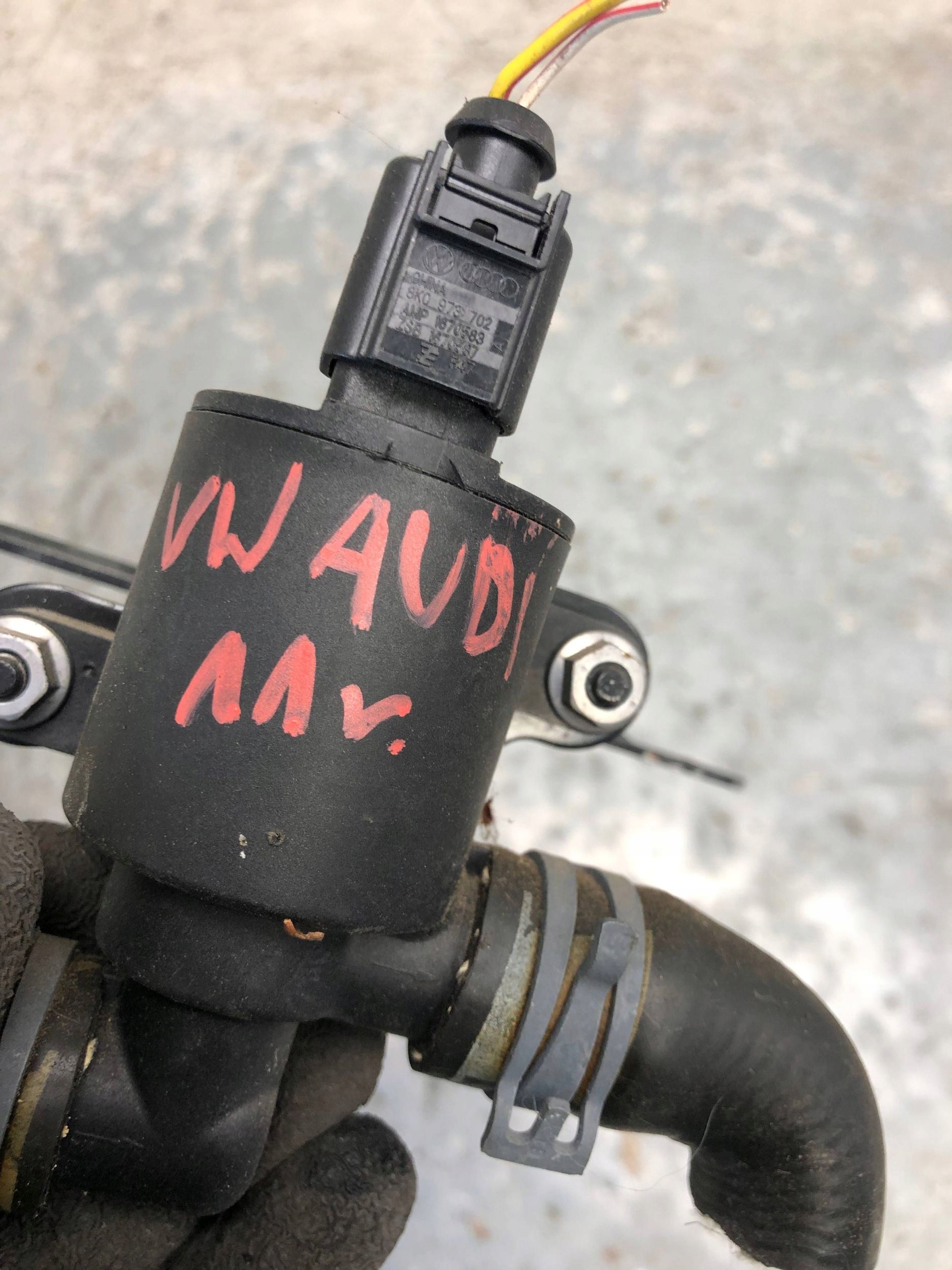 dodatna pumpa vode AUDI A4 B8 4H0121671B 8K0819263B