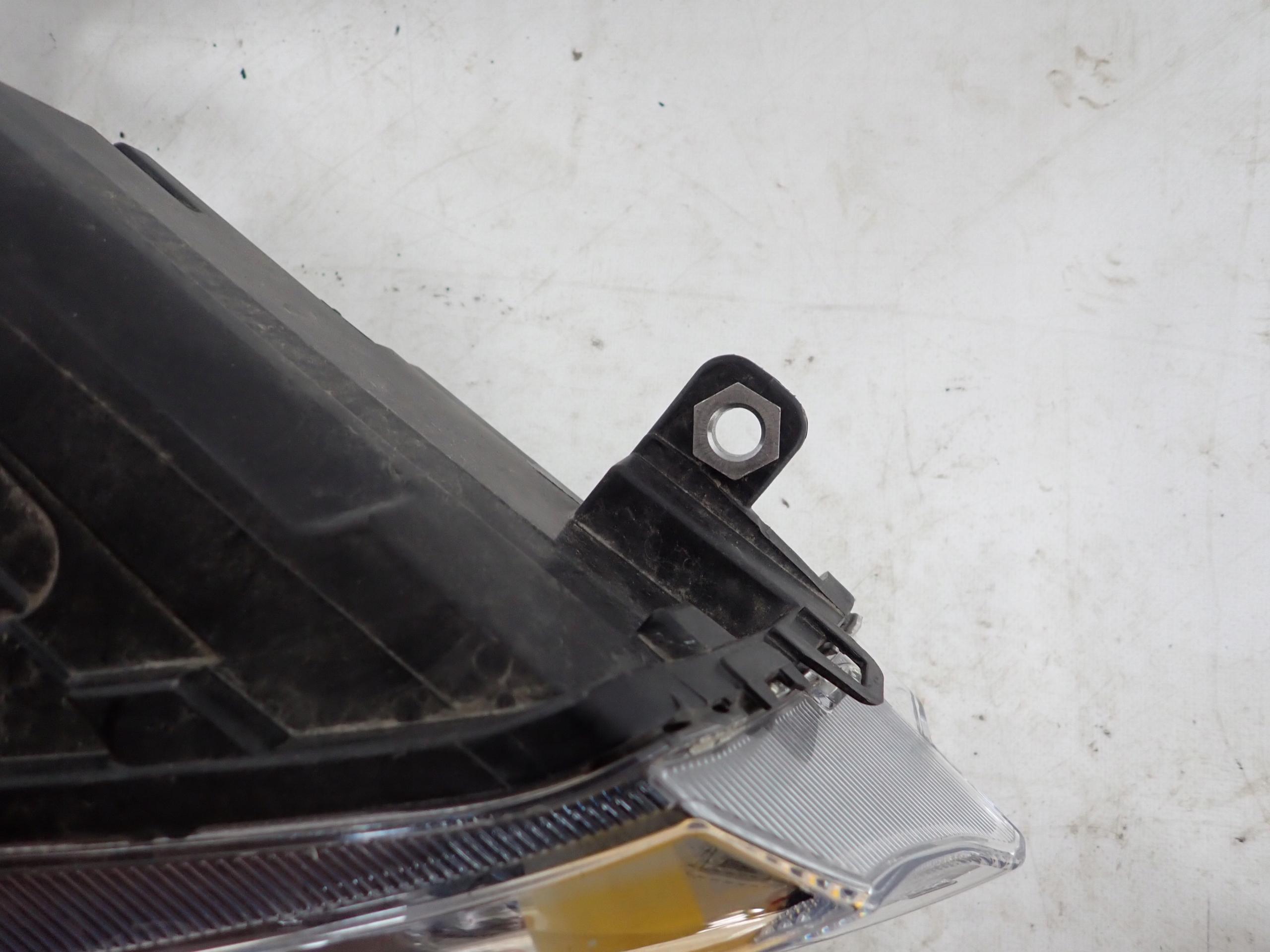 VW CADDY IV 2K7 20- light right front front