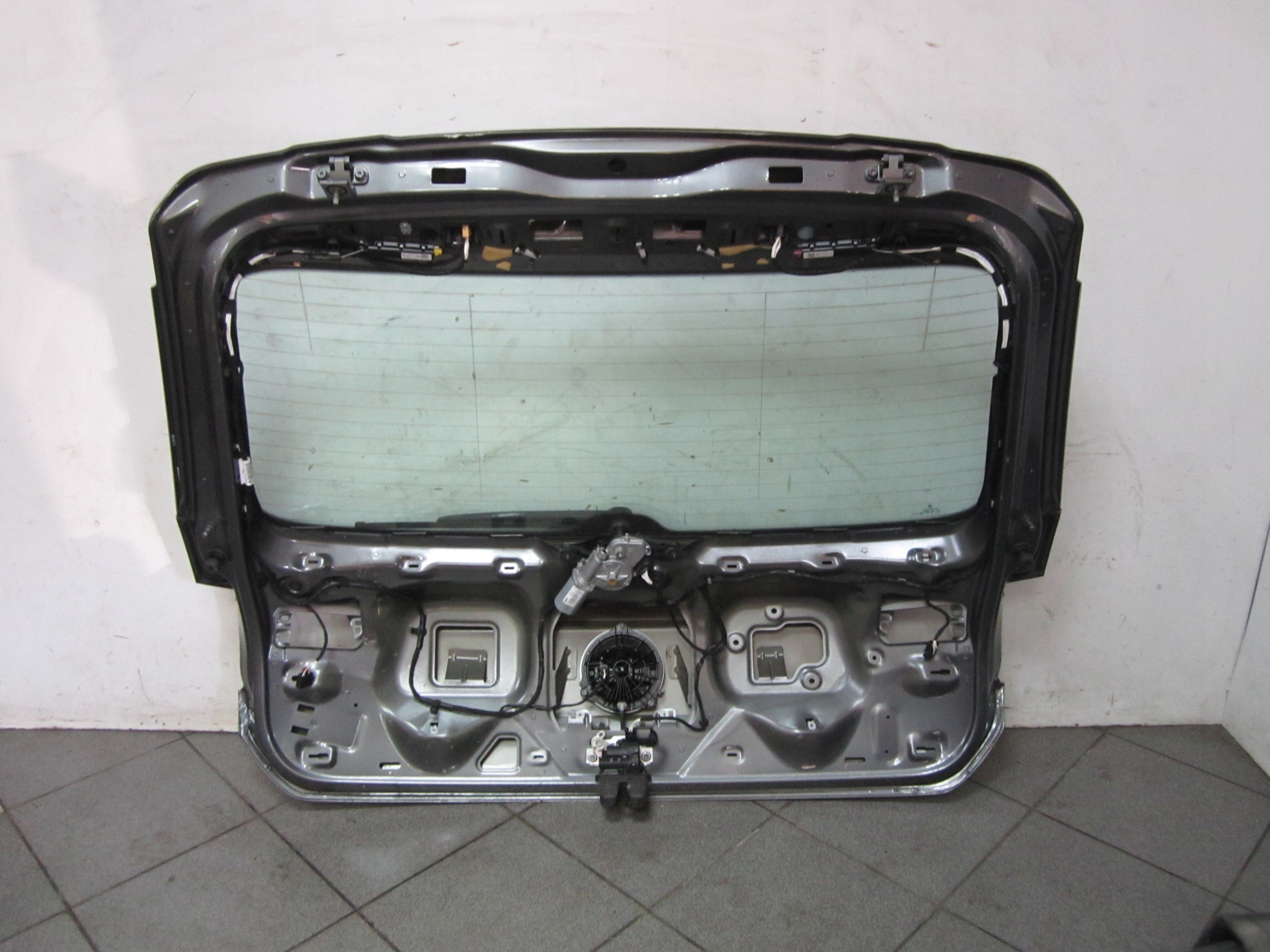 Klapa tył tylna Volkswagen VW T-ROC Producent części Volkswagen OE