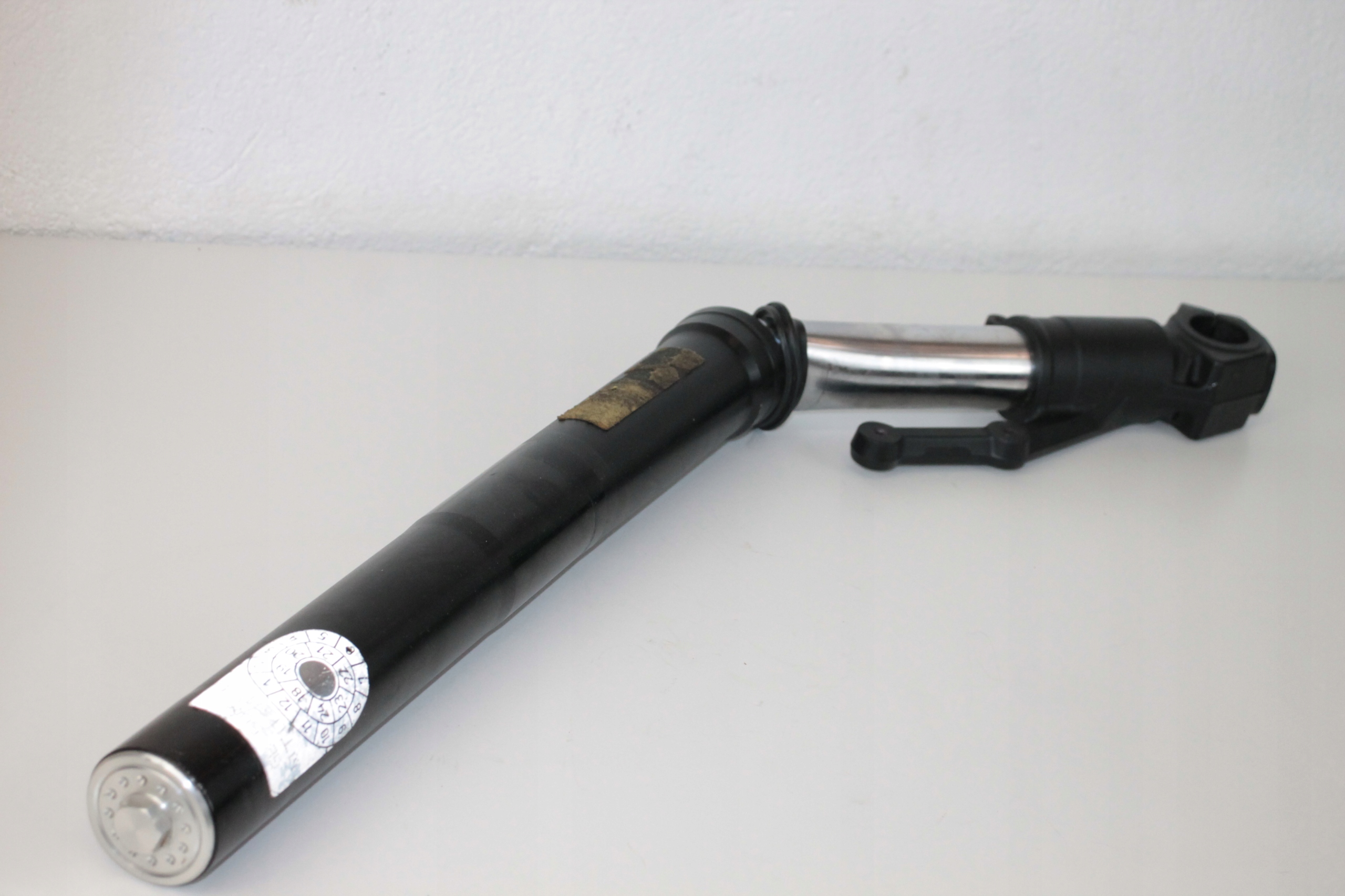 DS800 112 - DUCATI SCRAMBLER 800 LAGA ПЕРЕДНИЙ АМОРТИЗАТОР