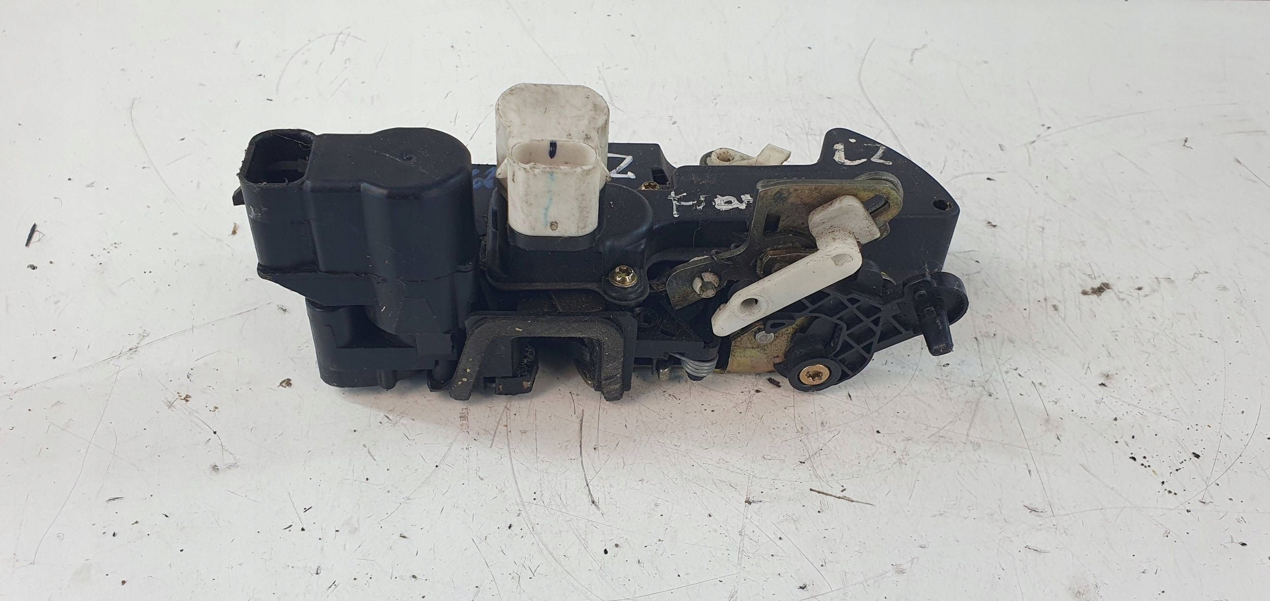 Opel Frontera B lock door tylnych left rear part