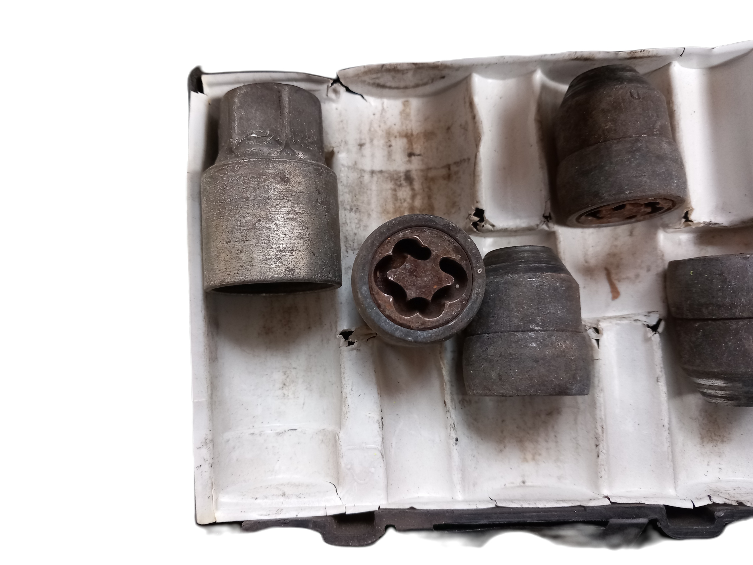 ŚRUBY ZABEZPIECZAJĄCE ZŁODZIEJKI KIA CEED 07-12 Kod producenta 111