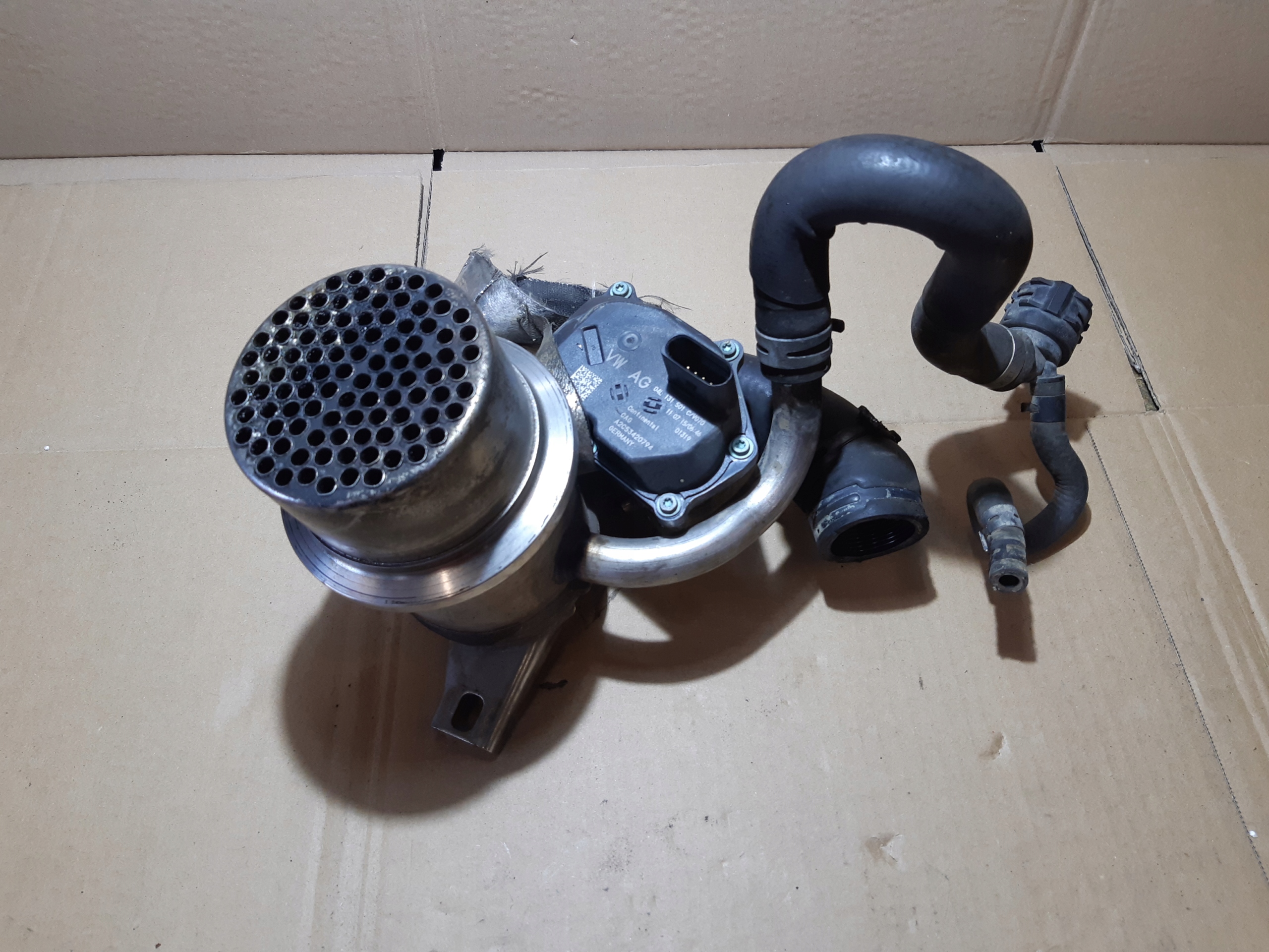 AUDI A3 8V 1.6 TDI Abgaskuehler AGR EGR 04L131512
