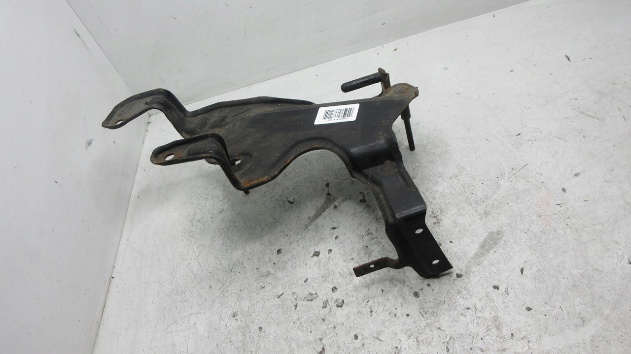 Mercedes w211 A2113201843 mocowanie wspornik pompy