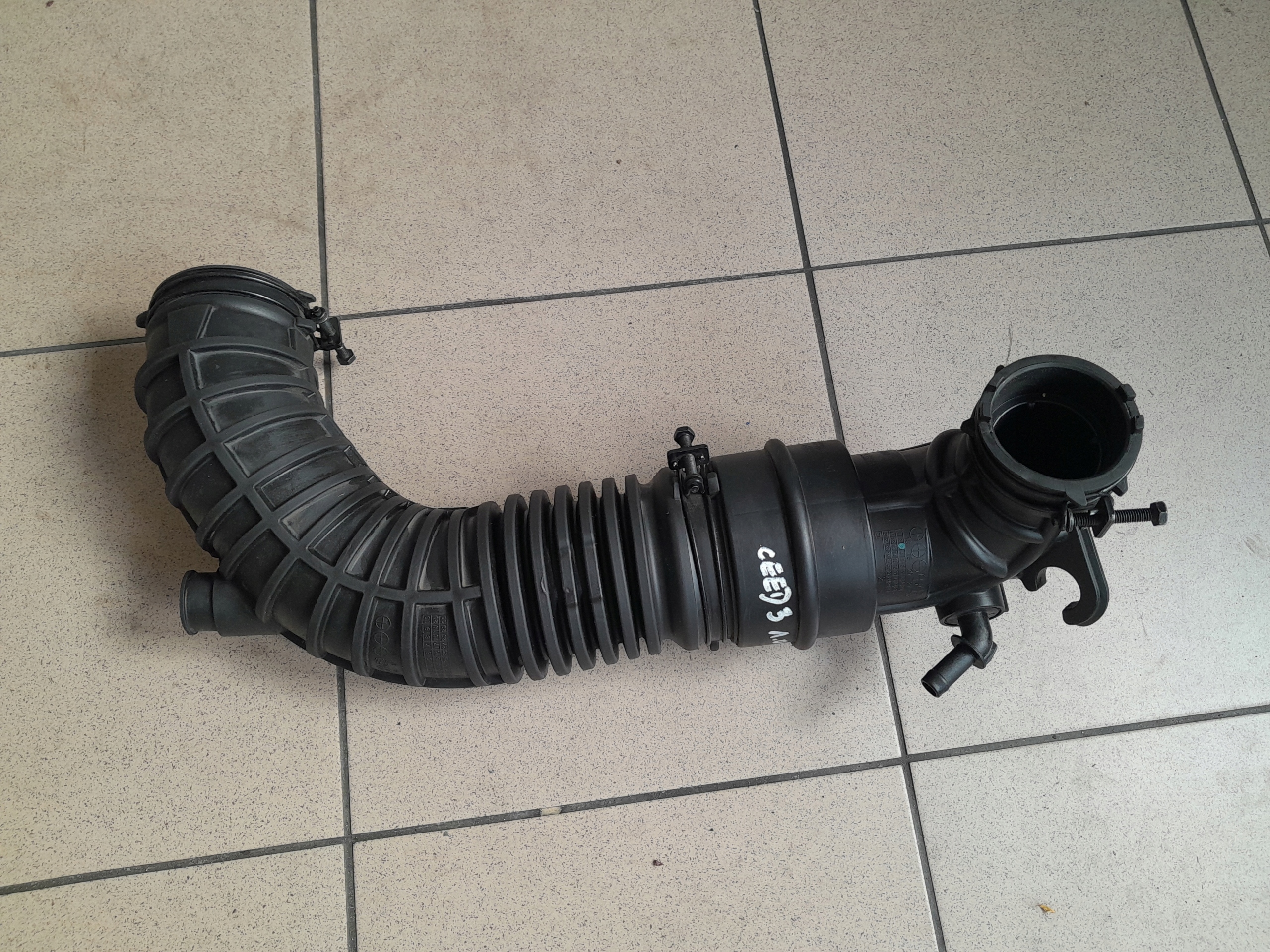 kia CEED III 2018-20 1.0T щланг труба патрубок Воздух