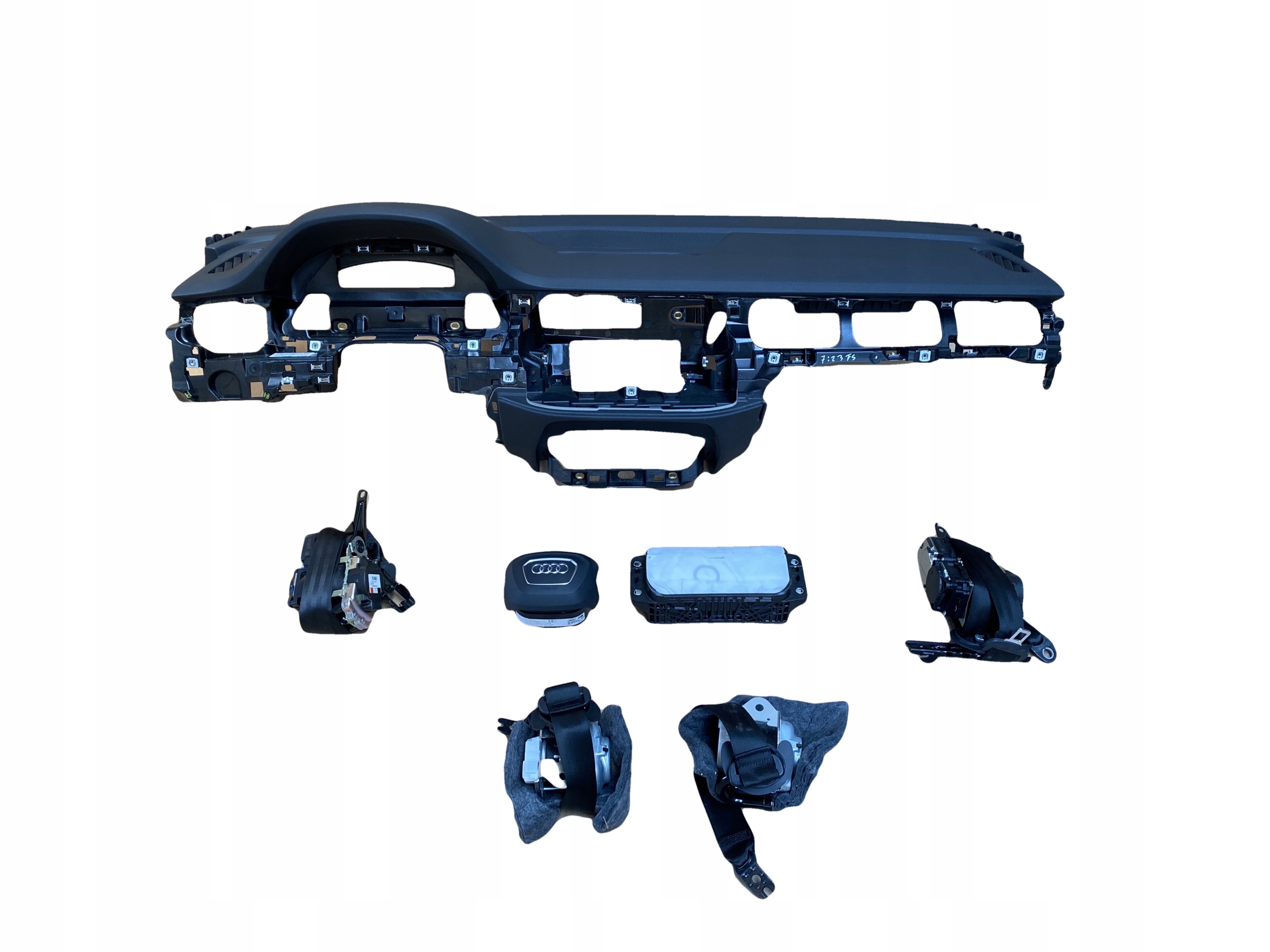 AUDI Q7 4M dashboard console airbag airbags