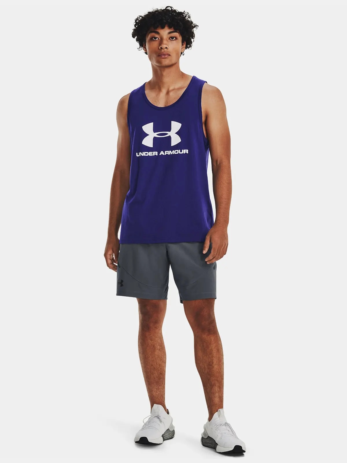 KOSZULKA MĘSKA UNDER ARMOUR BEZRĘKAWNIK SPORTOWY WIOSENNY BAWEŁNA 1329589 Model 1329589