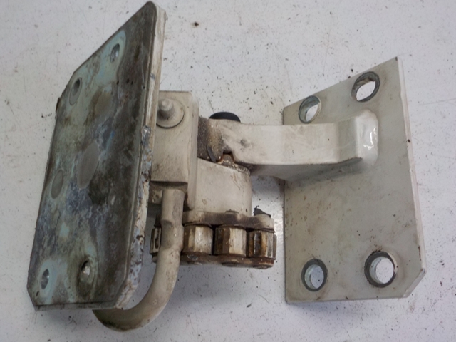 MAN TGX ZAWIAS DRZWI PRAWY Producent części MAN OE