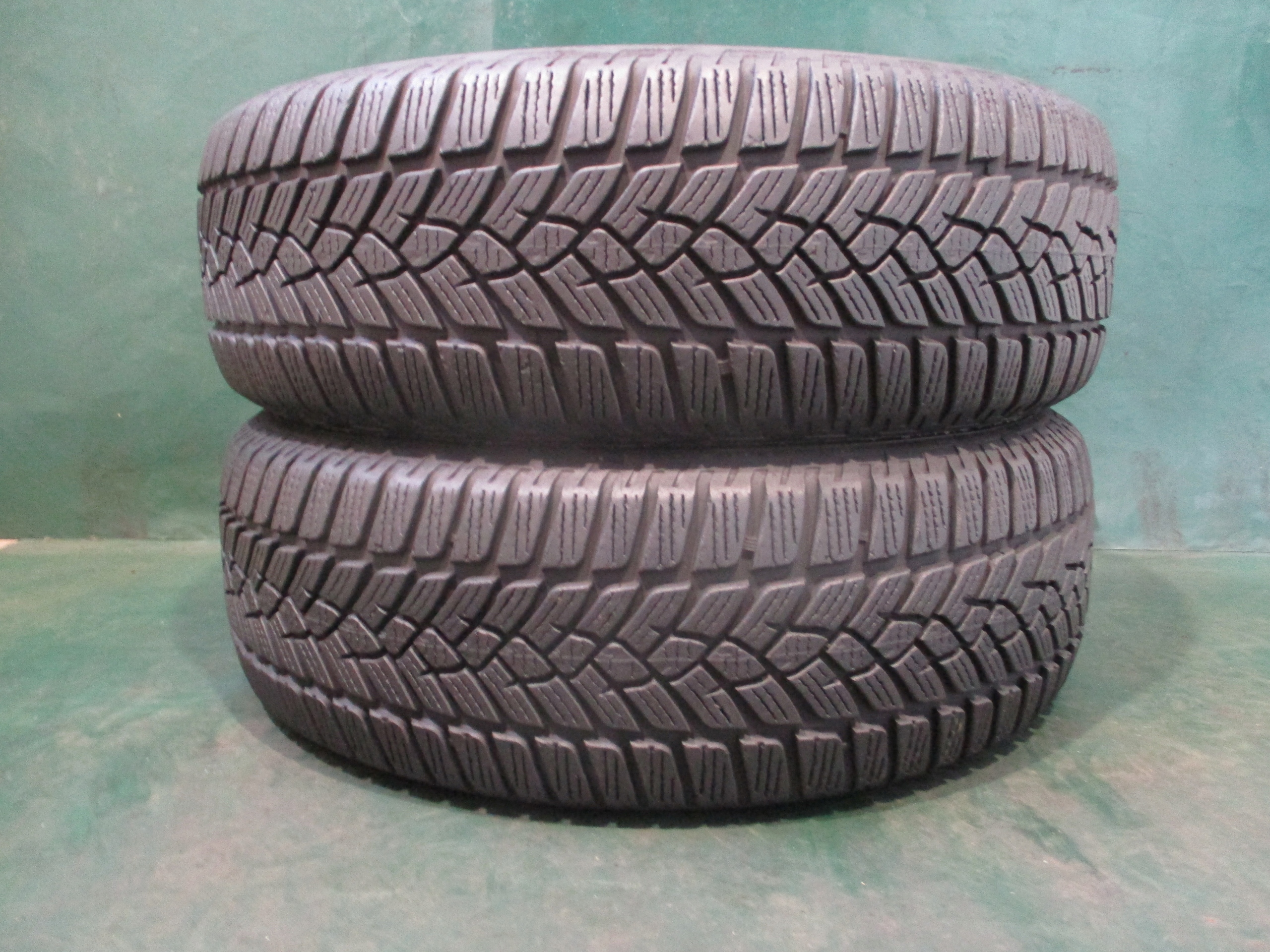 2 opony zimowe używane 215/65R16 98H Fulda Kristall HP2 6,5 mm