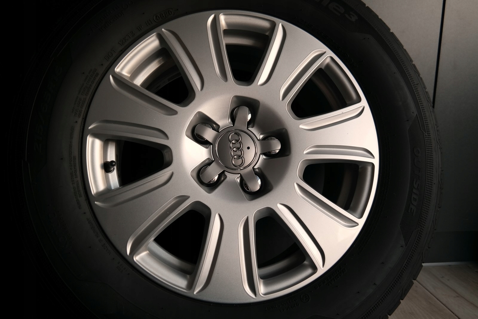 JAK NOWE 16'' Audi Q3 215/65 R16 Hankook 2020 LATO Idealne Oryginał Szerokość opony 215 mm