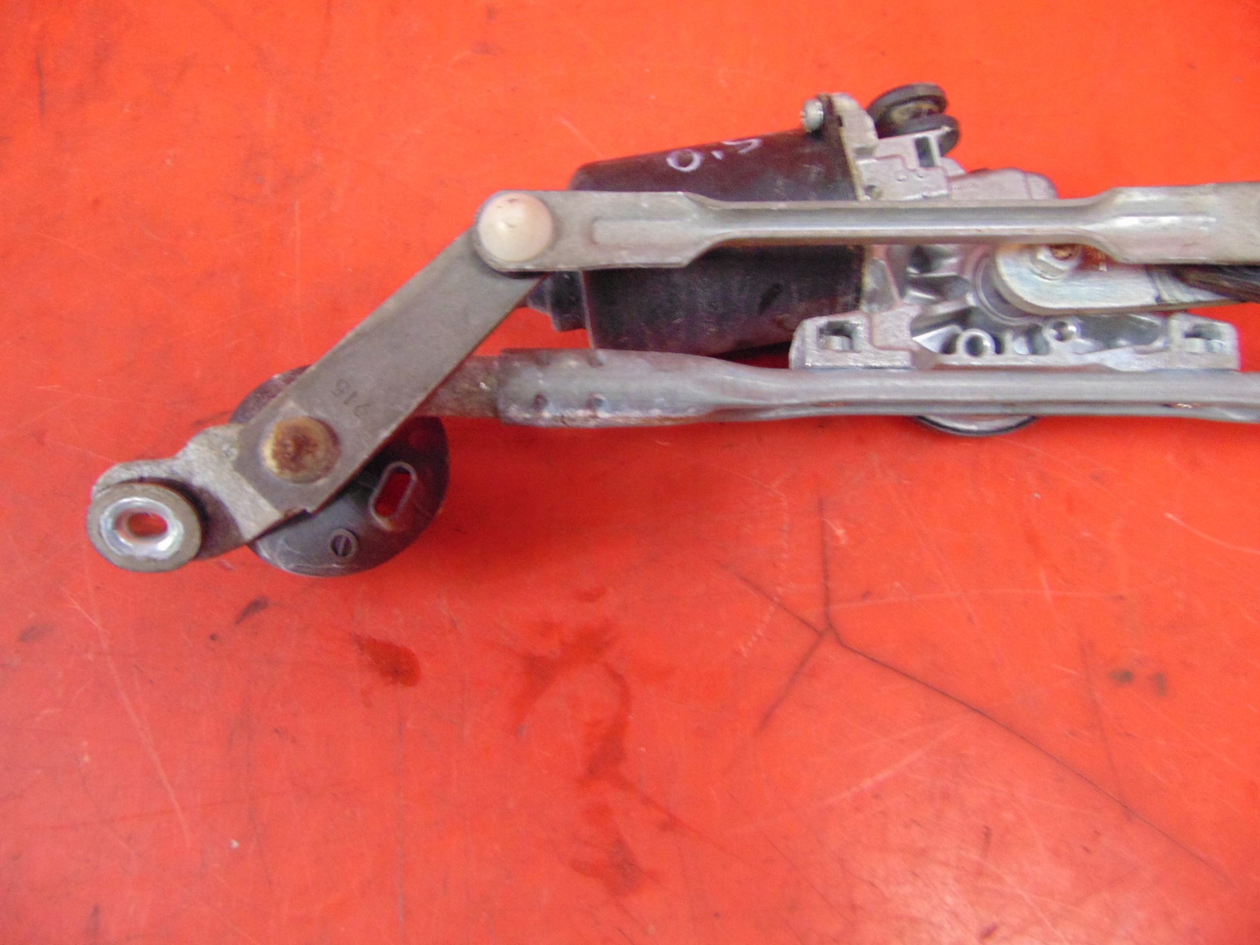 PRIUS 2 II W20 wiper mechanism front EU
