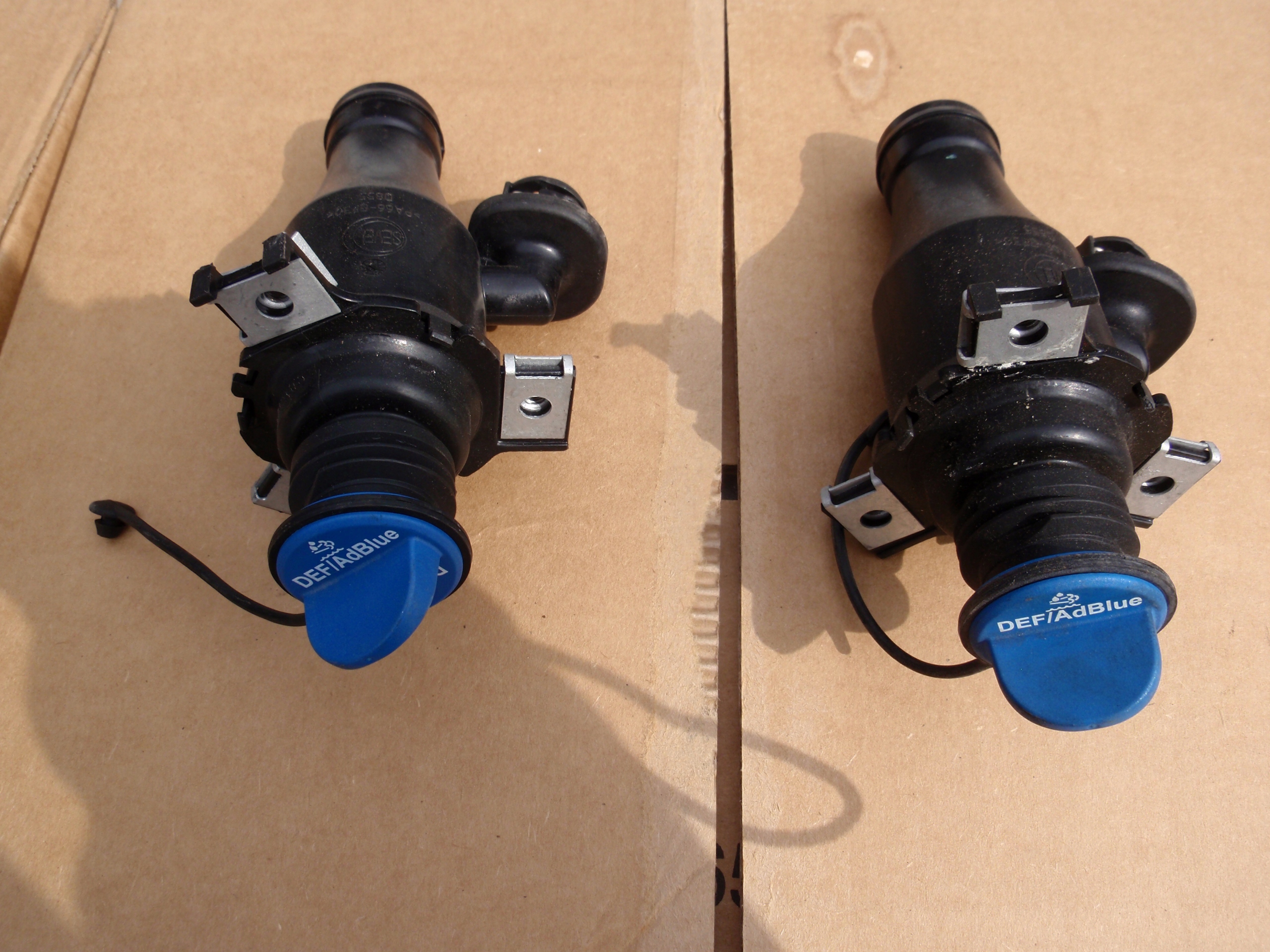 422008700 - НАПОВНЮВАЧ ПРОБКА ГНІЗДО ADBLUE DUCATO BOXER JUMPER