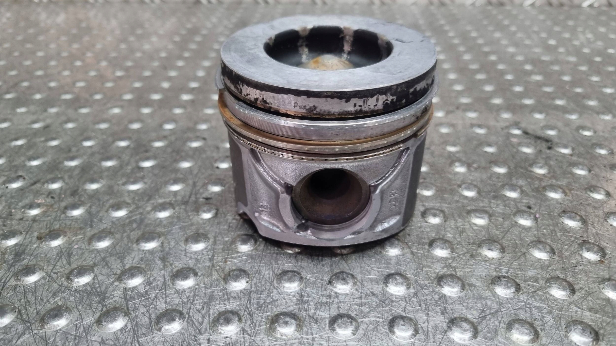 piston 8372N AUDI Q7 4L 3.0 TDI 245KM CRC CRCA