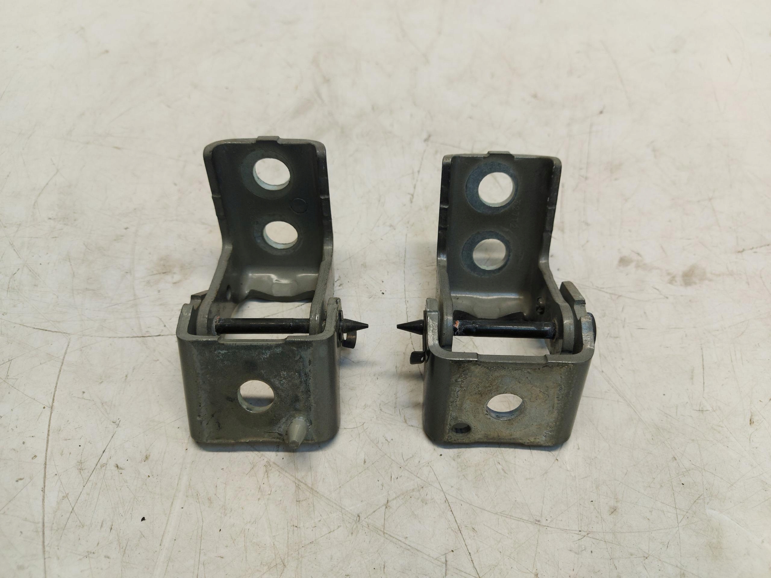 Peugeot 408 GT P54 hinge door right front GORA DOL