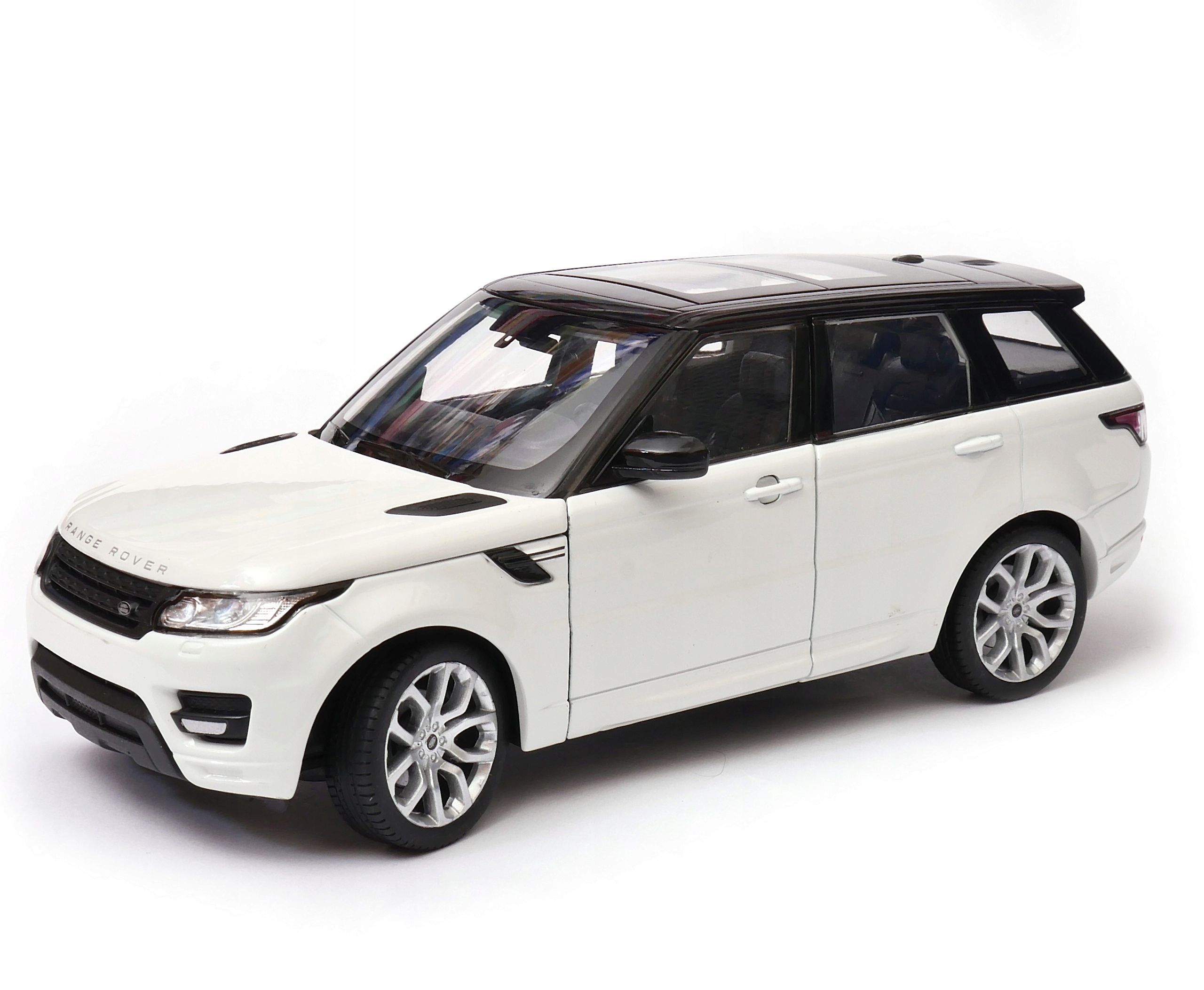 Land Rover Range Rover Sport model Welly 1:24 bílá