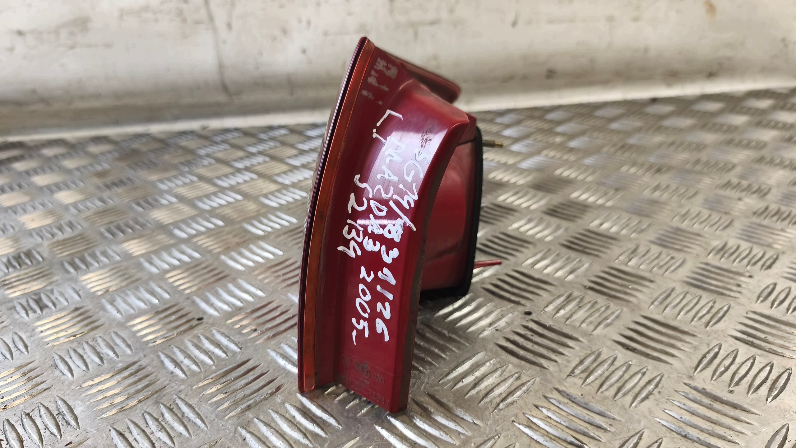 light left rear part MAZDA 3 BK 2005r