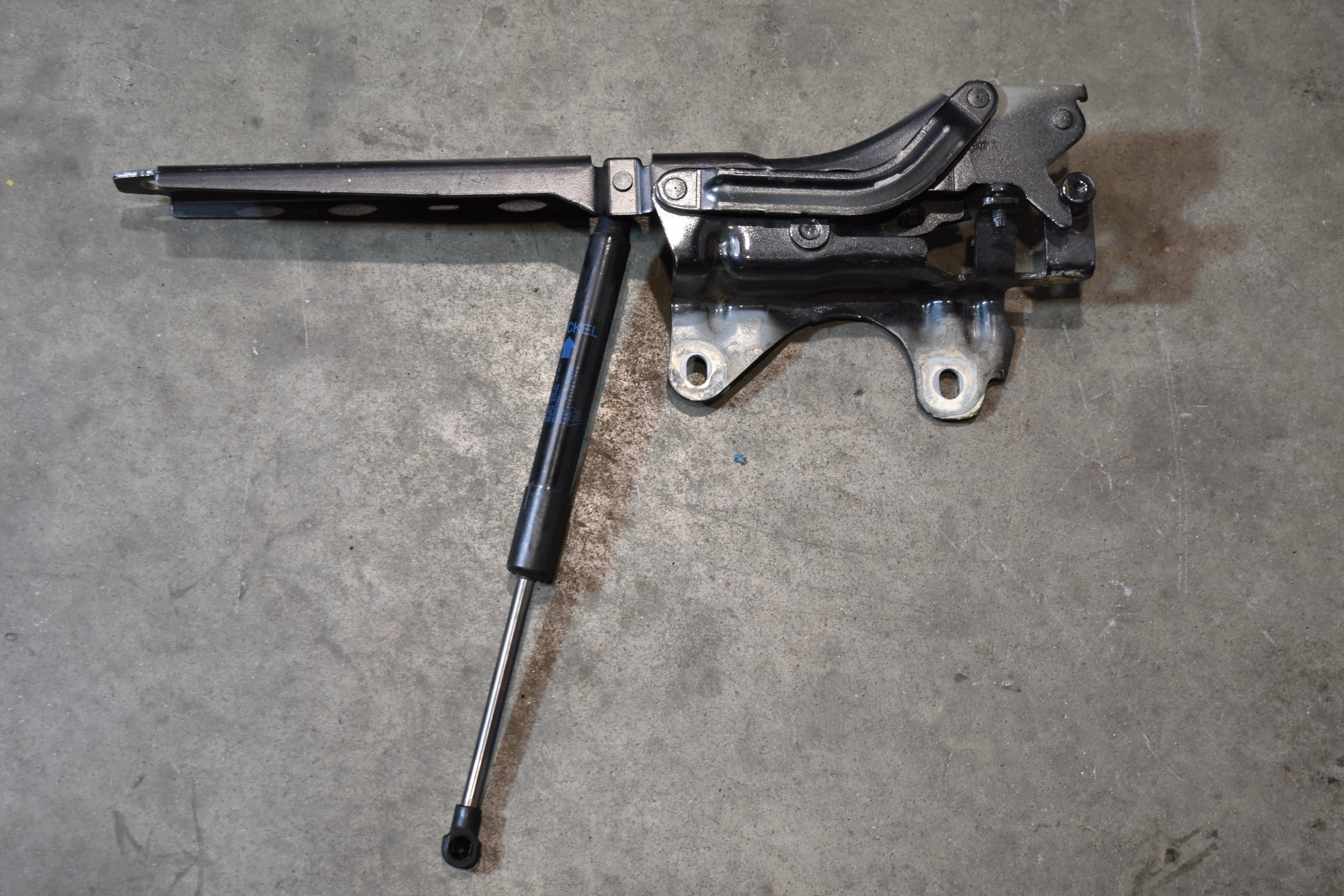 IDEALNY hinge bonnets left PORSCHE MACAN 1