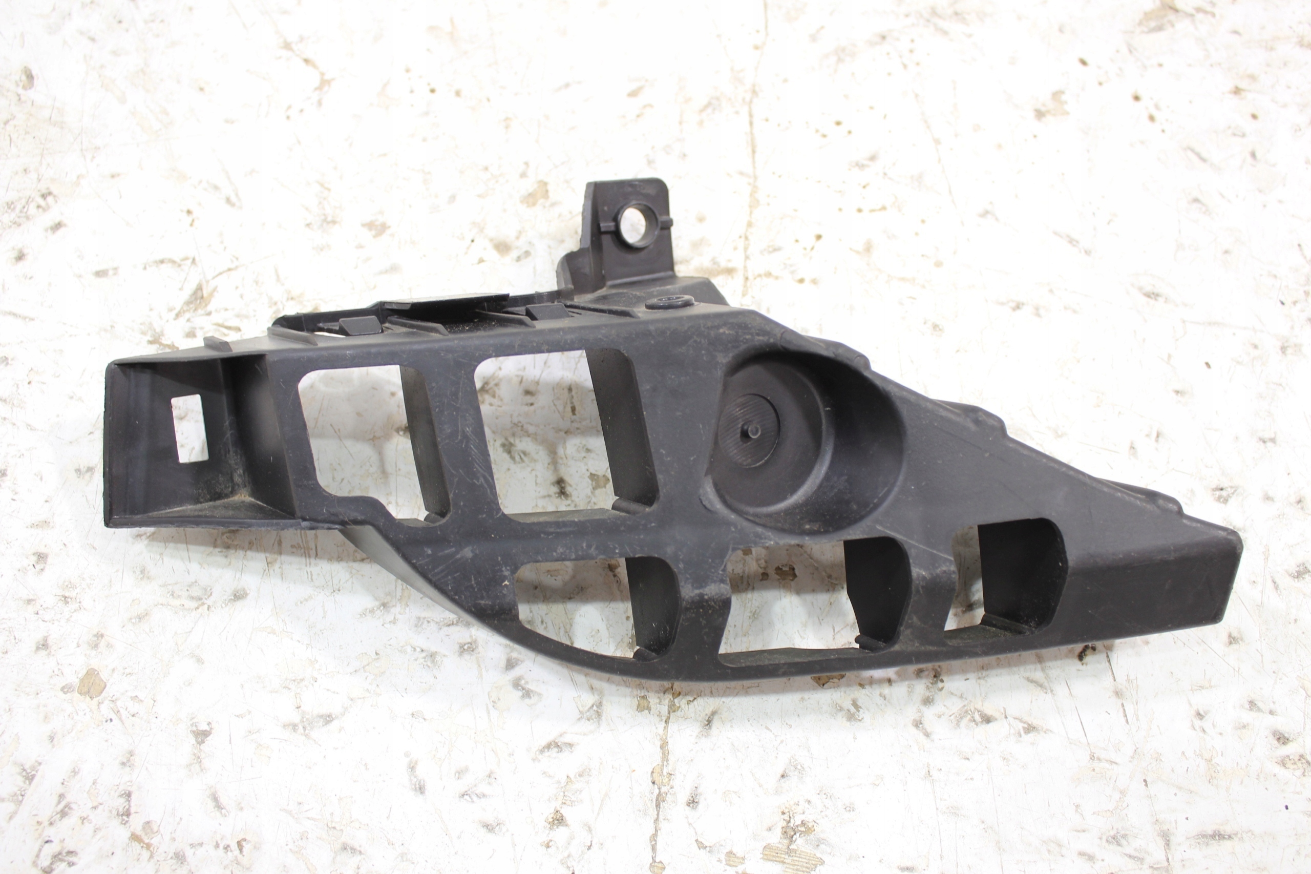 Seat Leon III bumper bracket left rear part 5F0807377