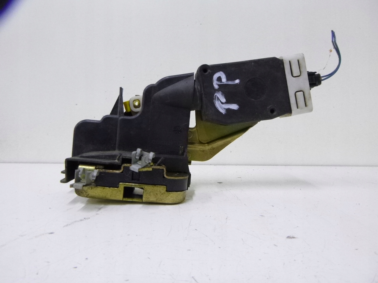 lock door front right Mitsubishi Space Star 99r.